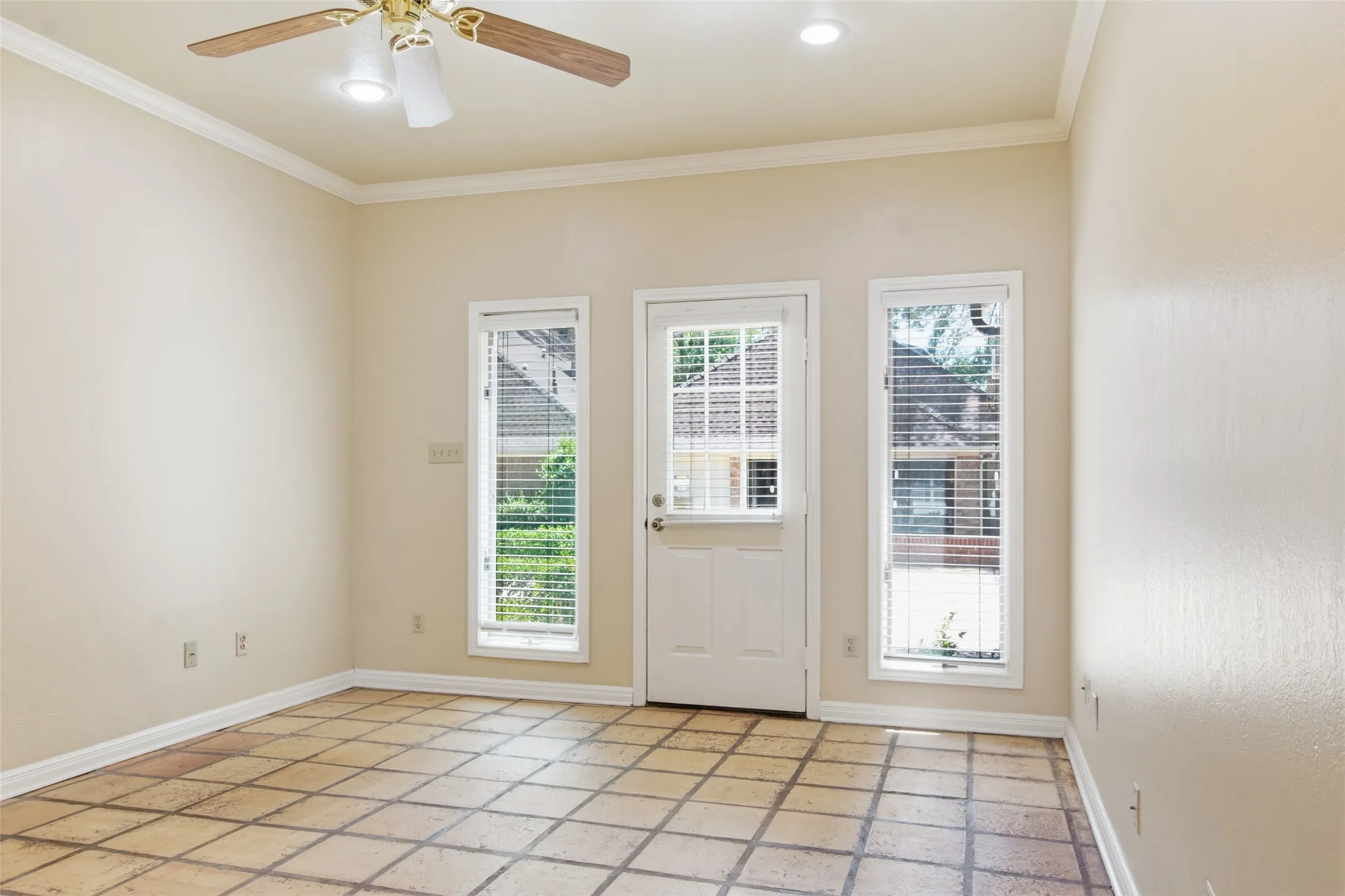 Single Family Residence For Sale in Smith County , 1601 Brandywine Drive, Tyler, Texas 75703, 4 Bedroom, 3 Bathroom, 2 Garage spaces, 3,400 Sqft, built in 1984, Price $540,000, mls#21311916, Real Estate Agent in Tyler, Homes For Sale in Smith county, Homes For Sale in Tyler, Realtor in Tyler Texas, Real Estate Brokerage Independent Realty Texas, Luminita Cordes Realtor