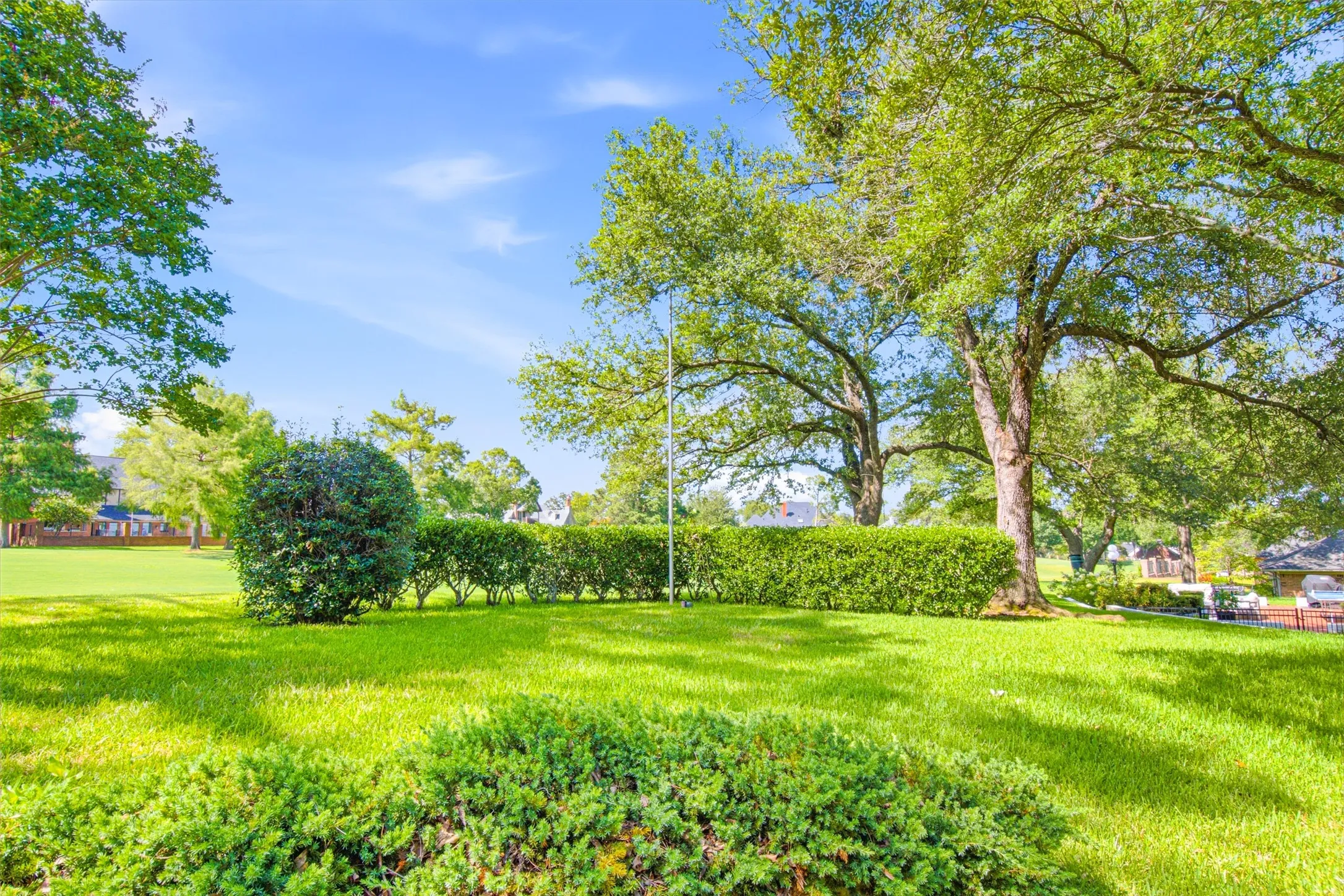 Single Family Residence For Sale in Smith County , 1601 Brandywine Drive, Tyler, Texas 75703, 4 Bedroom, 3 Bathroom, 2 Garage spaces, 3,400 Sqft, built in 1984, Price $540,000, mls#21311916, Real Estate Agent in Tyler, Homes For Sale in Smith county, Homes For Sale in Tyler, Realtor in Tyler Texas, Real Estate Brokerage Independent Realty Texas, Luminita Cordes Realtor