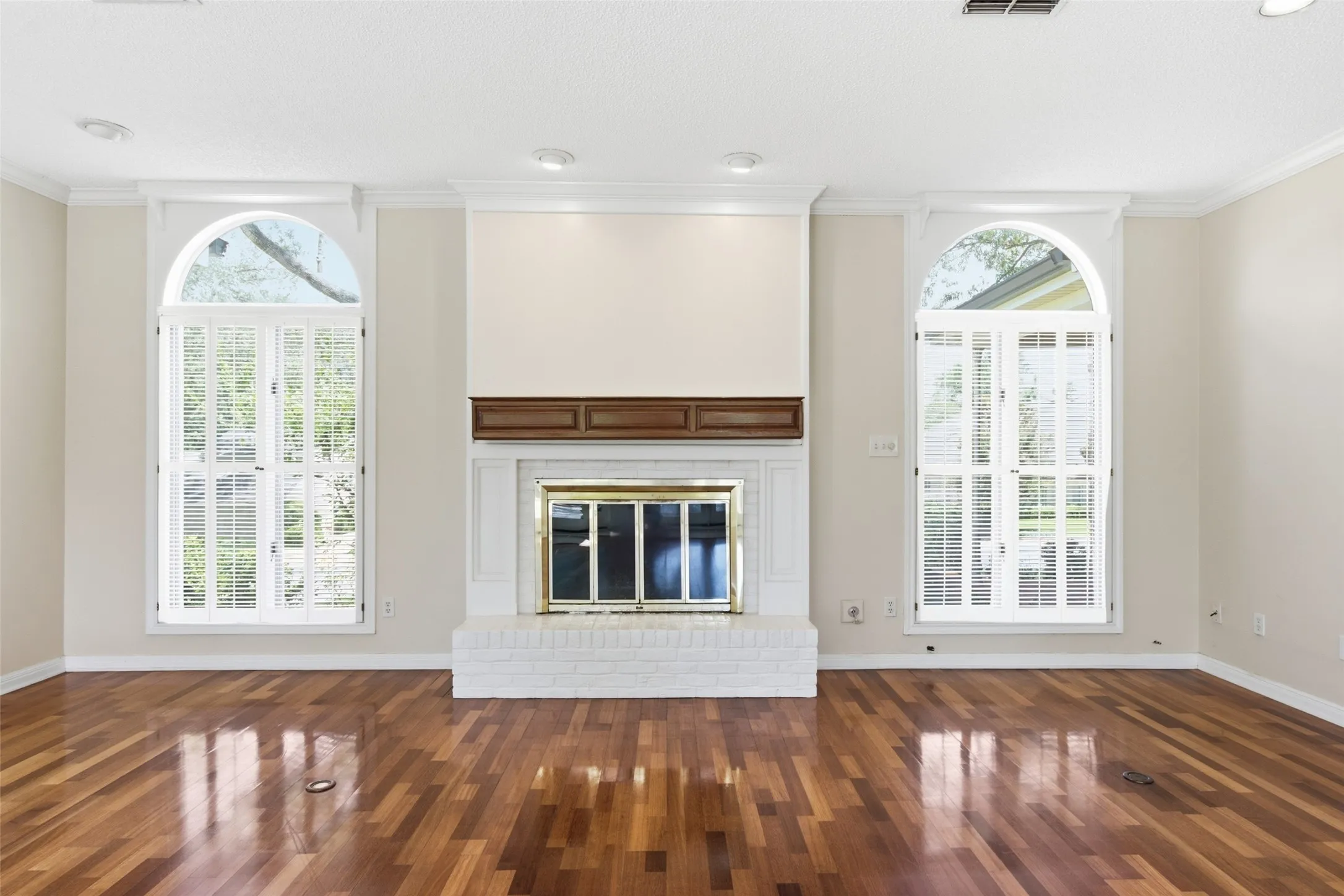 Single Family Residence For Sale in Smith County , 1601 Brandywine Drive, Tyler, Texas 75703, 4 Bedroom, 3 Bathroom, 2 Garage spaces, 3,400 Sqft, built in 1984, Price $540,000, mls#21311916, Real Estate Agent in Tyler, Homes For Sale in Smith county, Homes For Sale in Tyler, Realtor in Tyler Texas, Real Estate Brokerage Independent Realty Texas, Luminita Cordes Realtor