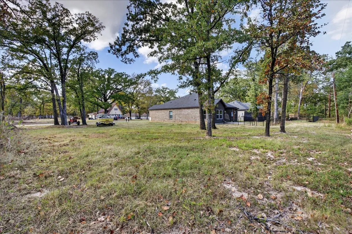 Single Family Residence For Sale in Henderson County , 206 Parkside Drive, Trinidad, Texas 75163, 3 Bedroom, 2 Bathroom, 2 Garage spaces, 1,545 Sqft, built in 2023, mls#21329436, Real Estate Agent in Trinidad, Homes For Sale in Henderson county, Homes For Sale in Trinidad, Realtor in Trinidad Texas, Real Estate Brokerage Independent Realty Texas, Luminita Cordes Realtor
