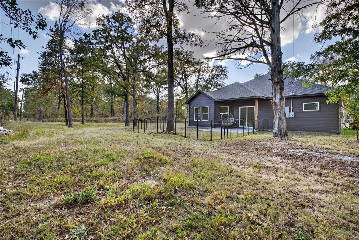 Single Family Residence For Sale in Henderson County , 206 Parkside Drive, Trinidad, Texas 75163, 3 Bedroom, 2 Bathroom, 2 Garage spaces, 1,545 Sqft, built in 2023, mls#21329436, Real Estate Agent in Trinidad, Homes For Sale in Henderson county, Homes For Sale in Trinidad, Realtor in Trinidad Texas, Real Estate Brokerage Independent Realty Texas, Luminita Cordes Realtor