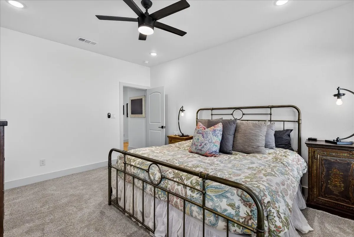 Single Family Residence For Sale in Henderson County , 206 Parkside Drive, Trinidad, Texas 75163, 3 Bedroom, 2 Bathroom, 2 Garage spaces, 1,545 Sqft, built in 2023, mls#21329436, Real Estate Agent in Trinidad, Homes For Sale in Henderson county, Homes For Sale in Trinidad, Realtor in Trinidad Texas, Real Estate Brokerage Independent Realty Texas, Luminita Cordes Realtor