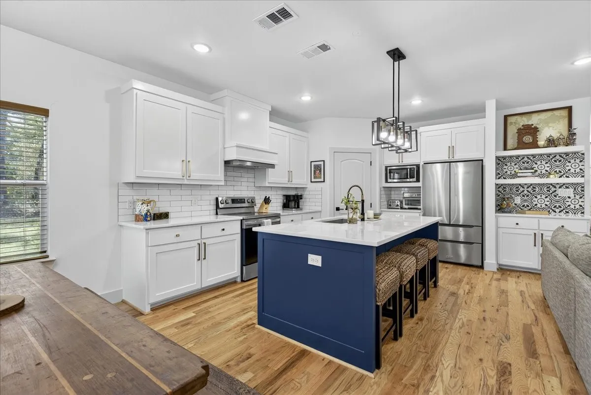 Single Family Residence For Sale in Henderson County , 206 Parkside Drive, Trinidad, Texas 75163, 3 Bedroom, 2 Bathroom, 2 Garage spaces, 1,545 Sqft, built in 2023, mls#21329436, Real Estate Agent in Trinidad, Homes For Sale in Henderson county, Homes For Sale in Trinidad, Realtor in Trinidad Texas, Real Estate Brokerage Independent Realty Texas, Luminita Cordes Realtor