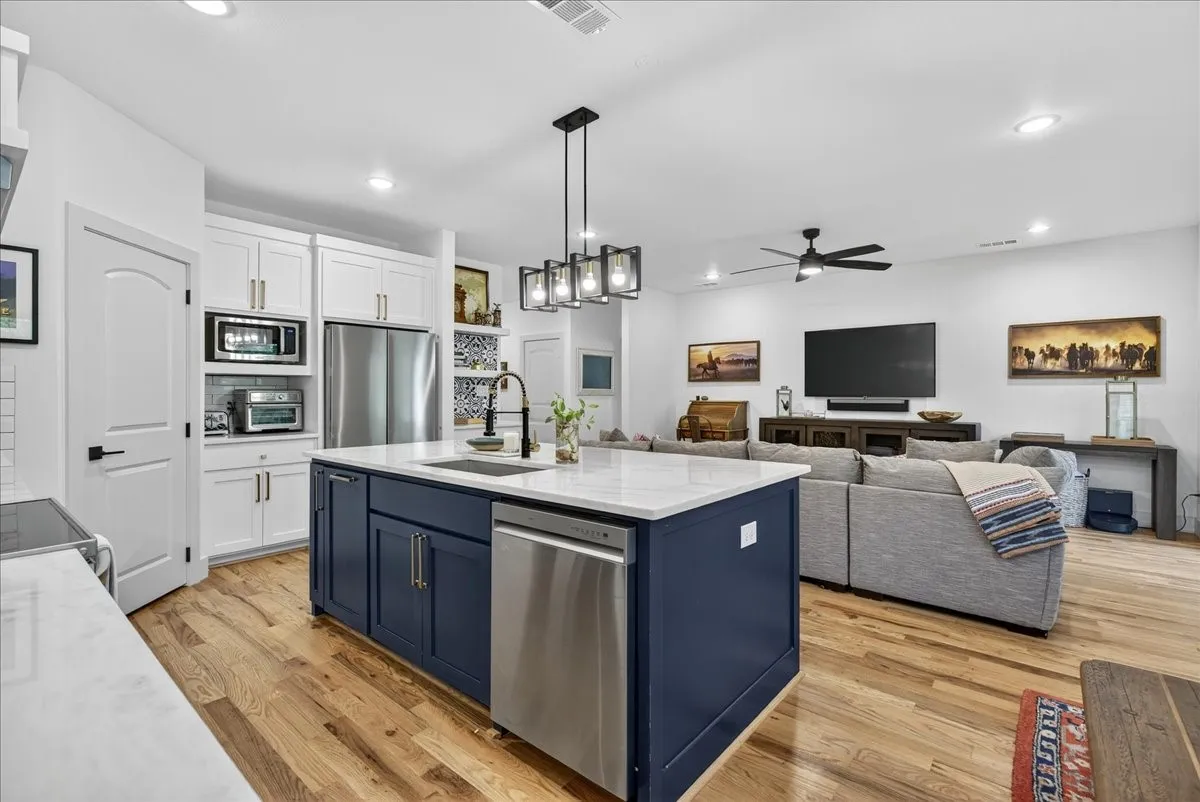 Single Family Residence For Sale in Henderson County , 206 Parkside Drive, Trinidad, Texas 75163, 3 Bedroom, 2 Bathroom, 2 Garage spaces, 1,545 Sqft, built in 2023, mls#21329436, Real Estate Agent in Trinidad, Homes For Sale in Henderson county, Homes For Sale in Trinidad, Realtor in Trinidad Texas, Real Estate Brokerage Independent Realty Texas, Luminita Cordes Realtor