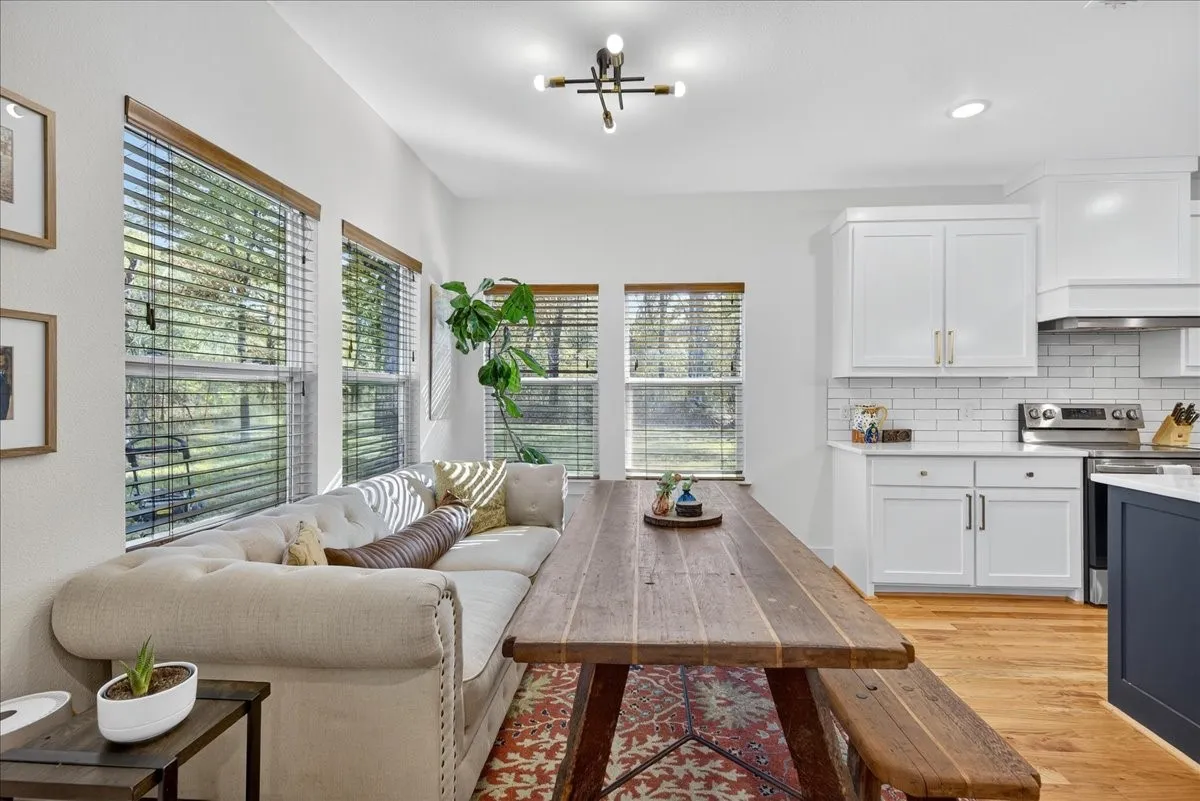 Single Family Residence For Sale in Henderson County , 206 Parkside Drive, Trinidad, Texas 75163, 3 Bedroom, 2 Bathroom, 2 Garage spaces, 1,545 Sqft, built in 2023, mls#21329436, Real Estate Agent in Trinidad, Homes For Sale in Henderson county, Homes For Sale in Trinidad, Realtor in Trinidad Texas, Real Estate Brokerage Independent Realty Texas, Luminita Cordes Realtor