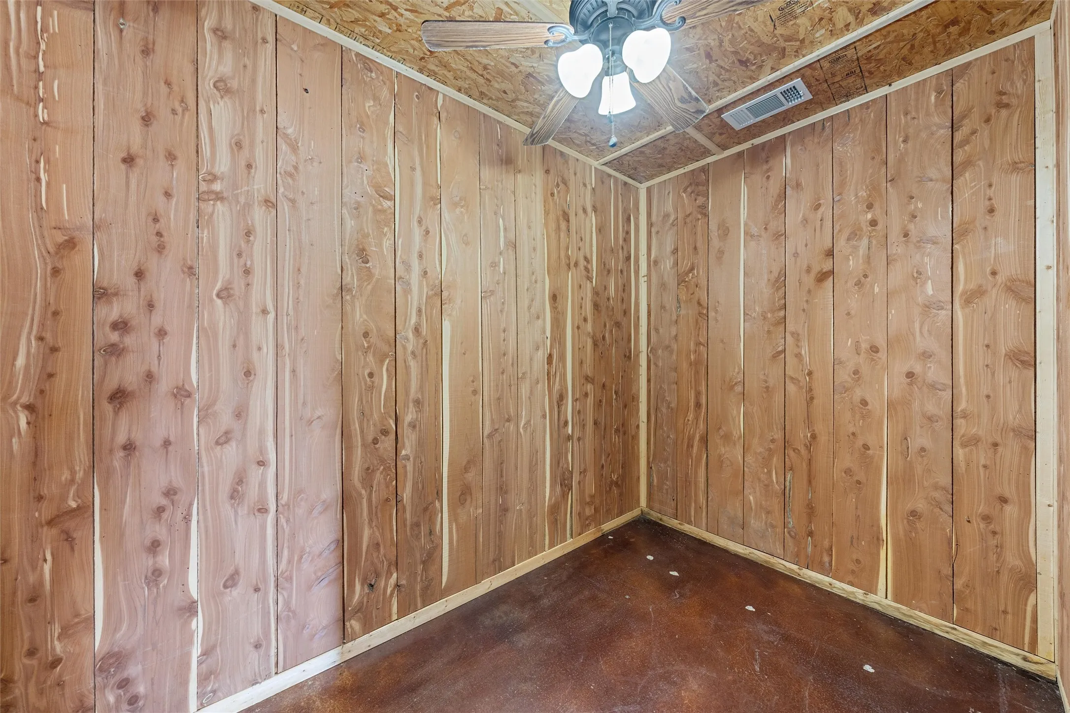 Single Family Residence For Sale in Coryell County , 248 Chitwood Road, Gatesville, Texas 76528, 1 Bedroom, 1 Bathroom, Garage spaces, 1,020 Sqft, built in 2013, Price $250,000, mls#21327841, Real Estate Agent in Gatesville, Homes For Sale in Coryell county, Homes For Sale in Gatesville, Realtor in Gatesville Texas, Real Estate Brokerage Independent Realty Texas, Luminita Cordes Realtor
