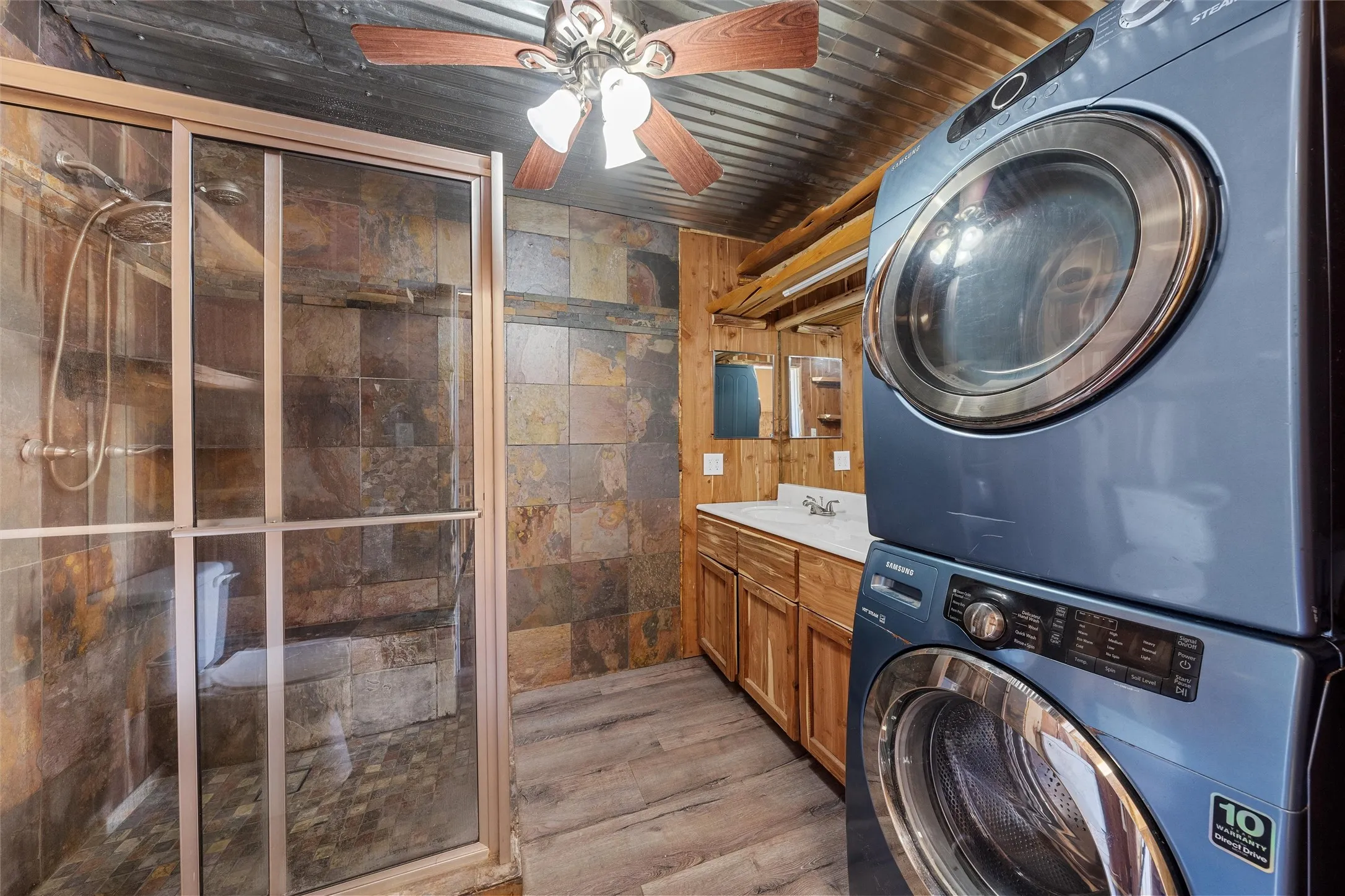Single Family Residence For Sale in Coryell County , 248 Chitwood Road, Gatesville, Texas 76528, 1 Bedroom, 1 Bathroom, Garage spaces, 1,020 Sqft, built in 2013, Price $250,000, mls#21327841, Real Estate Agent in Gatesville, Homes For Sale in Coryell county, Homes For Sale in Gatesville, Realtor in Gatesville Texas, Real Estate Brokerage Independent Realty Texas, Luminita Cordes Realtor