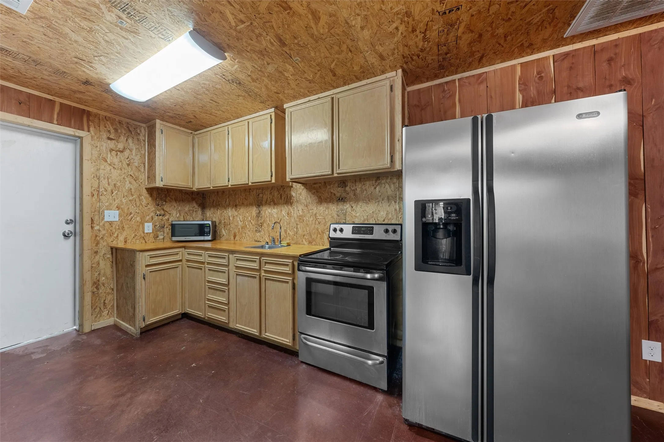 Single Family Residence For Sale in Coryell County , 248 Chitwood Road, Gatesville, Texas 76528, 1 Bedroom, 1 Bathroom, Garage spaces, 1,020 Sqft, built in 2013, Price $250,000, mls#21327841, Real Estate Agent in Gatesville, Homes For Sale in Coryell county, Homes For Sale in Gatesville, Realtor in Gatesville Texas, Real Estate Brokerage Independent Realty Texas, Luminita Cordes Realtor
