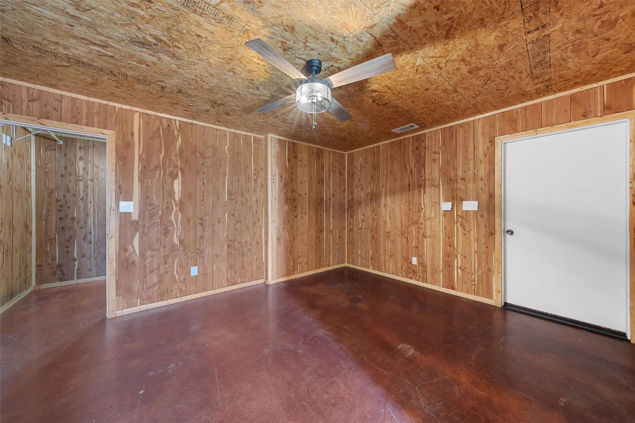Single Family Residence For Sale in Coryell County , 248 Chitwood Road, Gatesville, Texas 76528, 1 Bedroom, 1 Bathroom, Garage spaces, 1,020 Sqft, built in 2013, Price $250,000, mls#21327841, Real Estate Agent in Gatesville, Homes For Sale in Coryell county, Homes For Sale in Gatesville, Realtor in Gatesville Texas, Real Estate Brokerage Independent Realty Texas, Luminita Cordes Realtor
