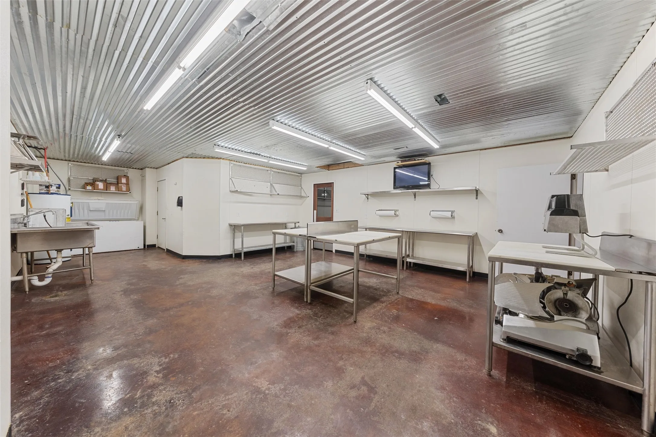 Single Family Residence For Sale in Coryell County , 248 Chitwood Road, Gatesville, Texas 76528, 1 Bedroom, 1 Bathroom, Garage spaces, 1,020 Sqft, built in 2013, Price $250,000, mls#21327841, Real Estate Agent in Gatesville, Homes For Sale in Coryell county, Homes For Sale in Gatesville, Realtor in Gatesville Texas, Real Estate Brokerage Independent Realty Texas, Luminita Cordes Realtor