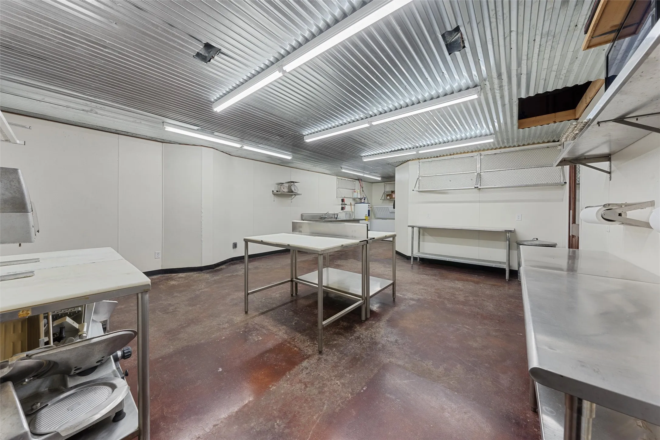 Single Family Residence For Sale in Coryell County , 248 Chitwood Road, Gatesville, Texas 76528, 1 Bedroom, 1 Bathroom, Garage spaces, 1,020 Sqft, built in 2013, Price $250,000, mls#21327841, Real Estate Agent in Gatesville, Homes For Sale in Coryell county, Homes For Sale in Gatesville, Realtor in Gatesville Texas, Real Estate Brokerage Independent Realty Texas, Luminita Cordes Realtor