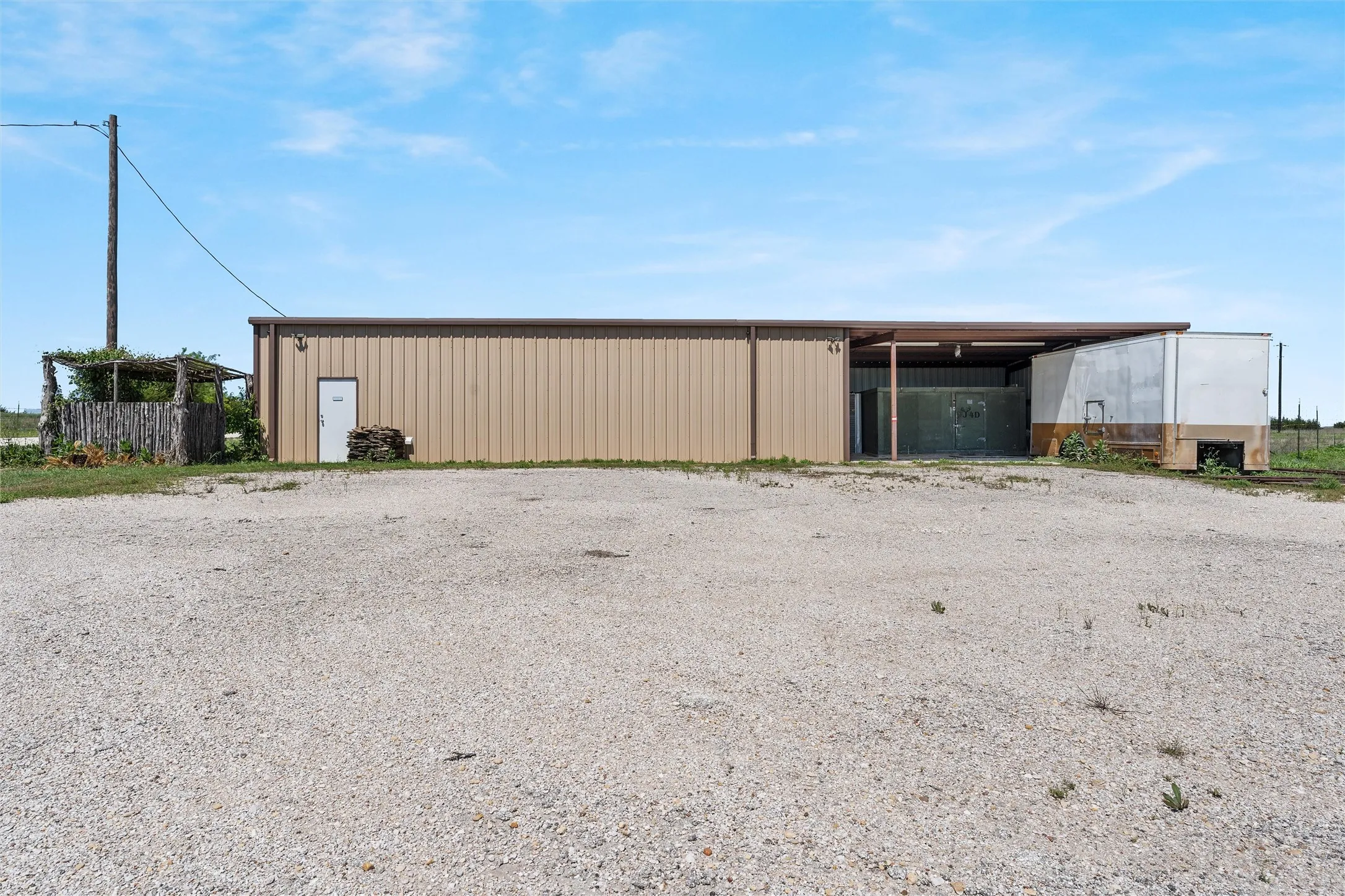 Single Family Residence For Sale in Coryell County , 248 Chitwood Road, Gatesville, Texas 76528, 1 Bedroom, 1 Bathroom, Garage spaces, 1,020 Sqft, built in 2013, Price $250,000, mls#21327841, Real Estate Agent in Gatesville, Homes For Sale in Coryell county, Homes For Sale in Gatesville, Realtor in Gatesville Texas, Real Estate Brokerage Independent Realty Texas, Luminita Cordes Realtor