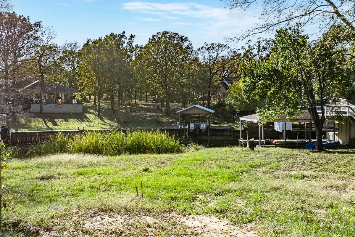 Unimproved Land For Sale in Henderson County , 5540 Point Lavista, Malakoff, Texas 75148, 0, 0, Garage spaces, 0 Sqft, built in 1996, Price $250,000, mls#21329407, Real Estate Agent in Malakoff, Homes For Sale in Henderson county, Homes For Sale in Malakoff, Realtor in Malakoff Texas, Real Estate Brokerage Independent Realty Texas, Luminita Cordes Realtor