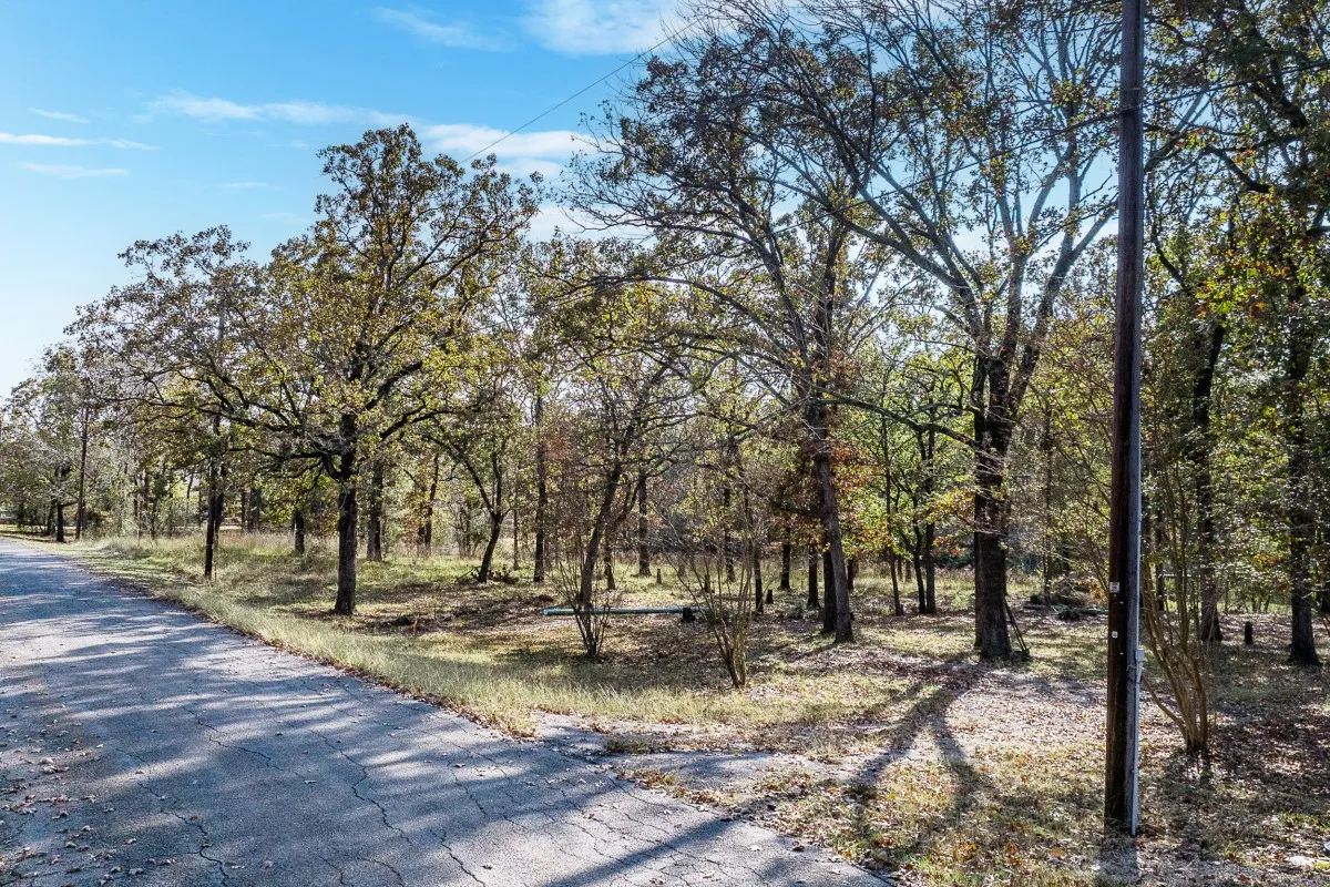 Unimproved Land For Sale in Henderson County , 5540 Point Lavista, Malakoff, Texas 75148, 0, 0, Garage spaces, 0 Sqft, built in 1996, Price $250,000, mls#21329407, Real Estate Agent in Malakoff, Homes For Sale in Henderson county, Homes For Sale in Malakoff, Realtor in Malakoff Texas, Real Estate Brokerage Independent Realty Texas, Luminita Cordes Realtor