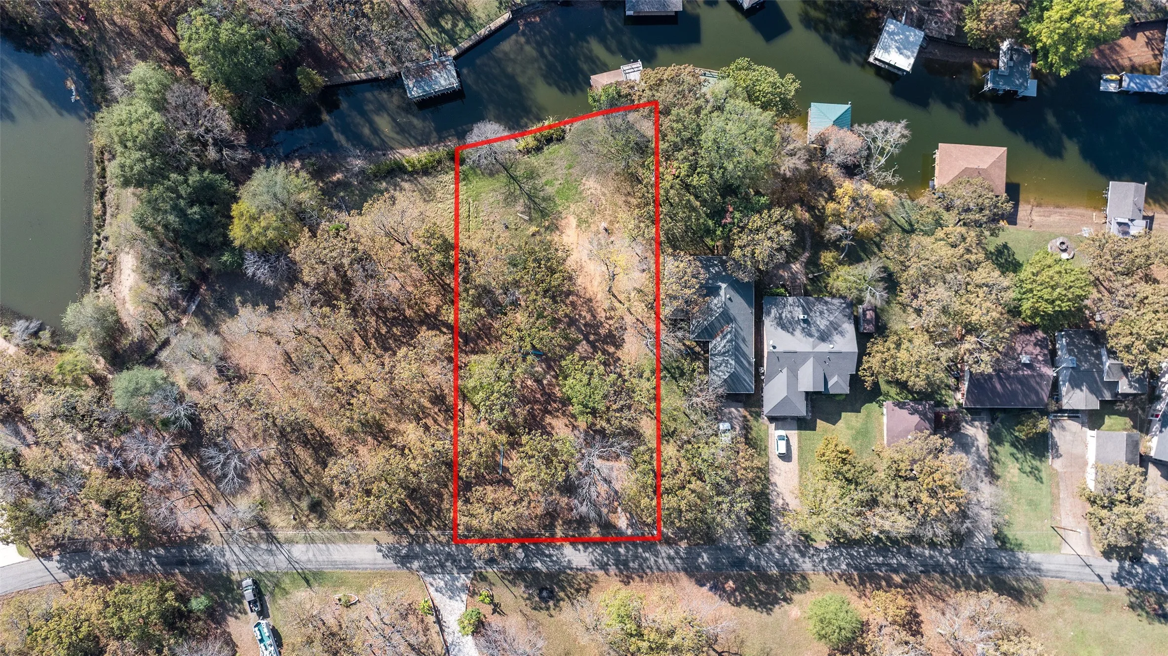 Unimproved Land For Sale in Henderson County , 5540 Point Lavista, Malakoff, Texas 75148, 0, 0, Garage spaces, 0 Sqft, built in 1996, Price $250,000, mls#21329407, Real Estate Agent in Malakoff, Homes For Sale in Henderson county, Homes For Sale in Malakoff, Realtor in Malakoff Texas, Real Estate Brokerage Independent Realty Texas, Luminita Cordes Realtor