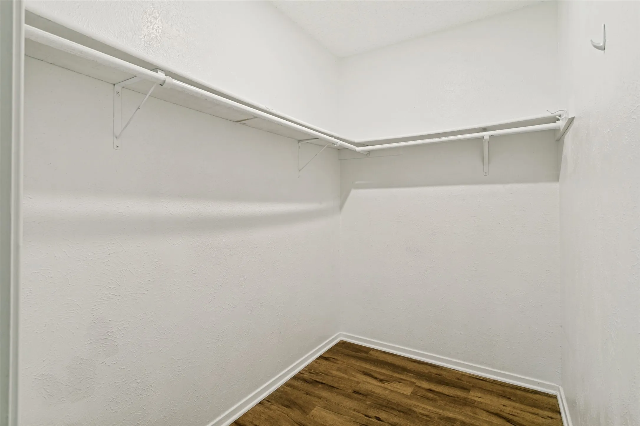 Single Family Residence For Sale in Tarrant County , 421 Goldfinch Drive, Fort Worth, Texas 76108, 4 Bedroom, 2 Bathroom, 2 Garage spaces, 1,812 Sqft, built in 1979, mls#21326740, Real Estate Agent in Fort Worth, Homes For Sale in Tarrant county, Homes For Sale in Fort Worth, Realtor in Fort Worth Texas, Real Estate Brokerage Independent Realty Texas, Luminita Cordes Realtor