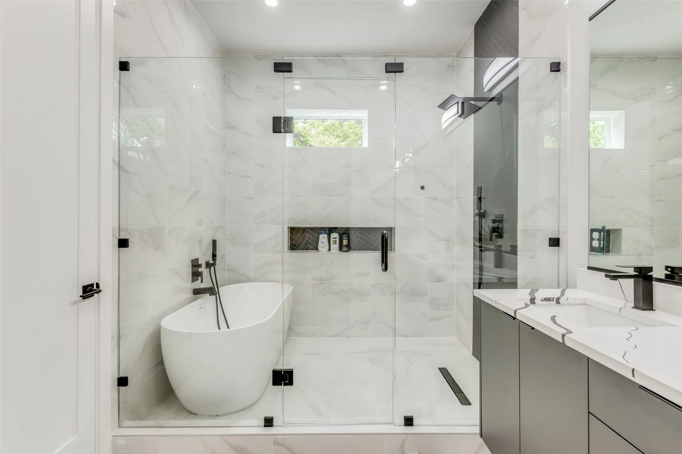 For Sale in Dallas County , 809 Bayonne Street, Dallas, Texas 75212, 10 Bedrooms, 10 Bathrooms, 2 Garage spaces, 0 Sqft, built in 2024, Price $1,800,000, mls#21328254, Real Estate Agent in Dallas, Homes For Sale in Dallas county, Homes For Sale in Dallas, Realtor in Dallas Texas, Real Estate Brokerage Independent Realty Texas, Luminita Cordes Realtor