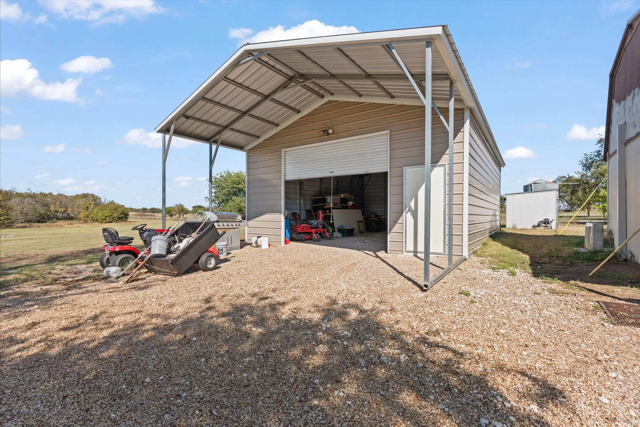 Single Family Residence For Sale in Hill County , 224 Hcr 1114, Blum, Texas 76627, 1 Bedroom, 1 Bathroom, 2 Garage spaces, 1,034 Sqft, built in 1900, mls#21329440, Real Estate Agent in Blum, Homes For Sale in Hill county, Homes For Sale in Blum, Realtor in Blum Texas, Real Estate Brokerage Independent Realty Texas, Luminita Cordes Realtor