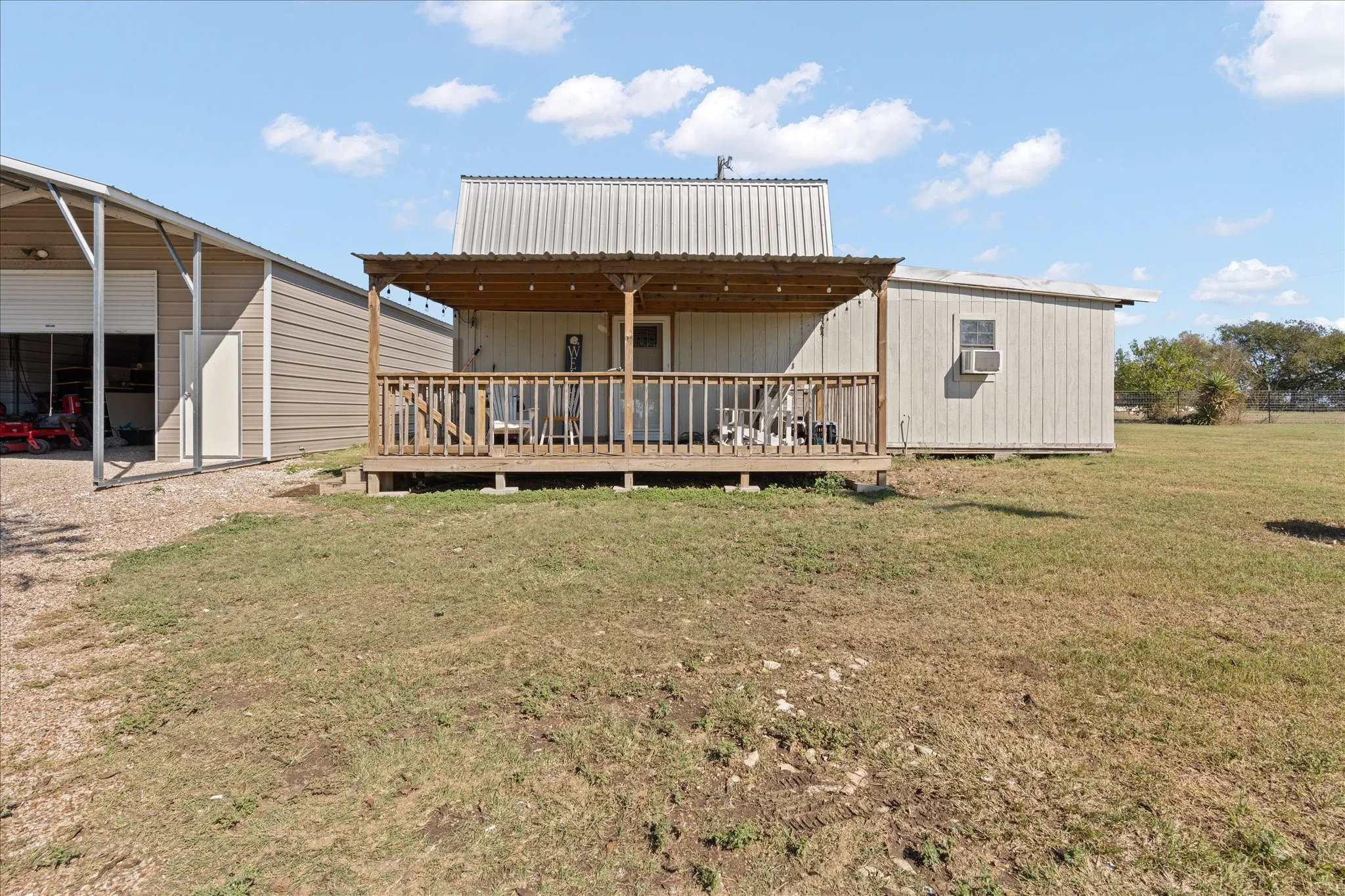 Single Family Residence For Sale in Hill County , 224 Hcr 1114, Blum, Texas 76627, 1 Bedroom, 1 Bathroom, 2 Garage spaces, 1,034 Sqft, built in 1900, mls#21329440, Real Estate Agent in Blum, Homes For Sale in Hill county, Homes For Sale in Blum, Realtor in Blum Texas, Real Estate Brokerage Independent Realty Texas, Luminita Cordes Realtor