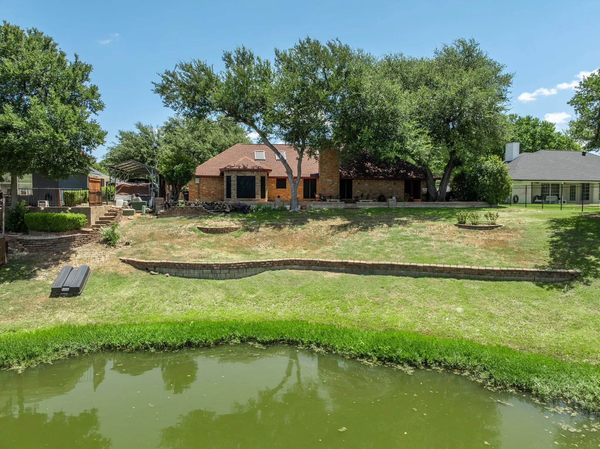 Single Family Residence For Sale in Mc Lennan County , 9208 Country Lake Drive, Waco, Texas 76708, 4 Bedroom, 3 Bathroom, 2 Garage spaces, 2,347 Sqft, built in 1980, mls#21329404, Real Estate Agent in Waco, Homes For Sale in Mc Lennan county, Homes For Sale in Waco, Realtor in Waco Texas, Real Estate Brokerage Independent Realty Texas, Luminita Cordes Realtor