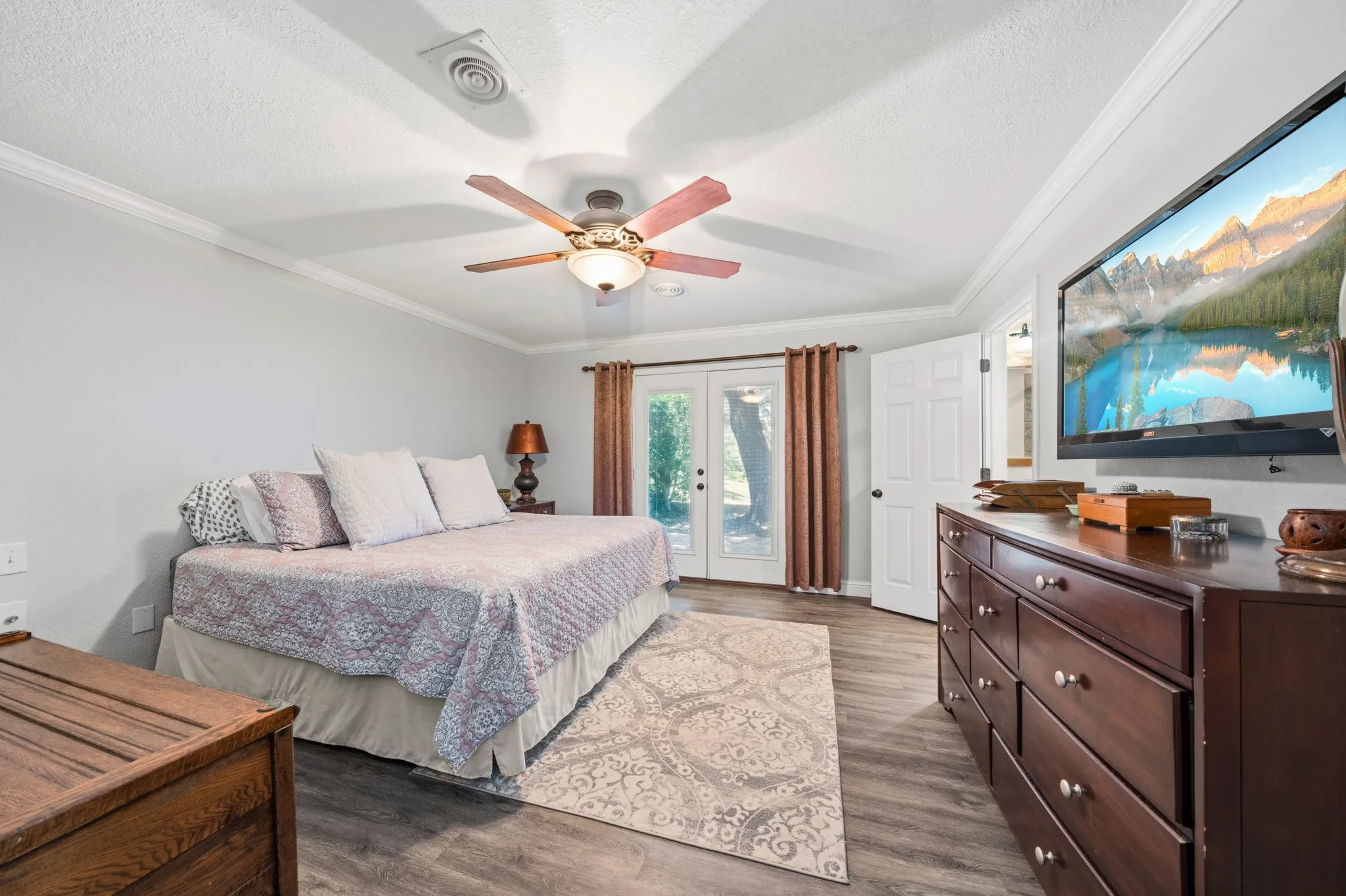 Single Family Residence For Sale in Mc Lennan County , 9208 Country Lake Drive, Waco, Texas 76708, 4 Bedroom, 3 Bathroom, 2 Garage spaces, 2,347 Sqft, built in 1980, mls#21329404, Real Estate Agent in Waco, Homes For Sale in Mc Lennan county, Homes For Sale in Waco, Realtor in Waco Texas, Real Estate Brokerage Independent Realty Texas, Luminita Cordes Realtor