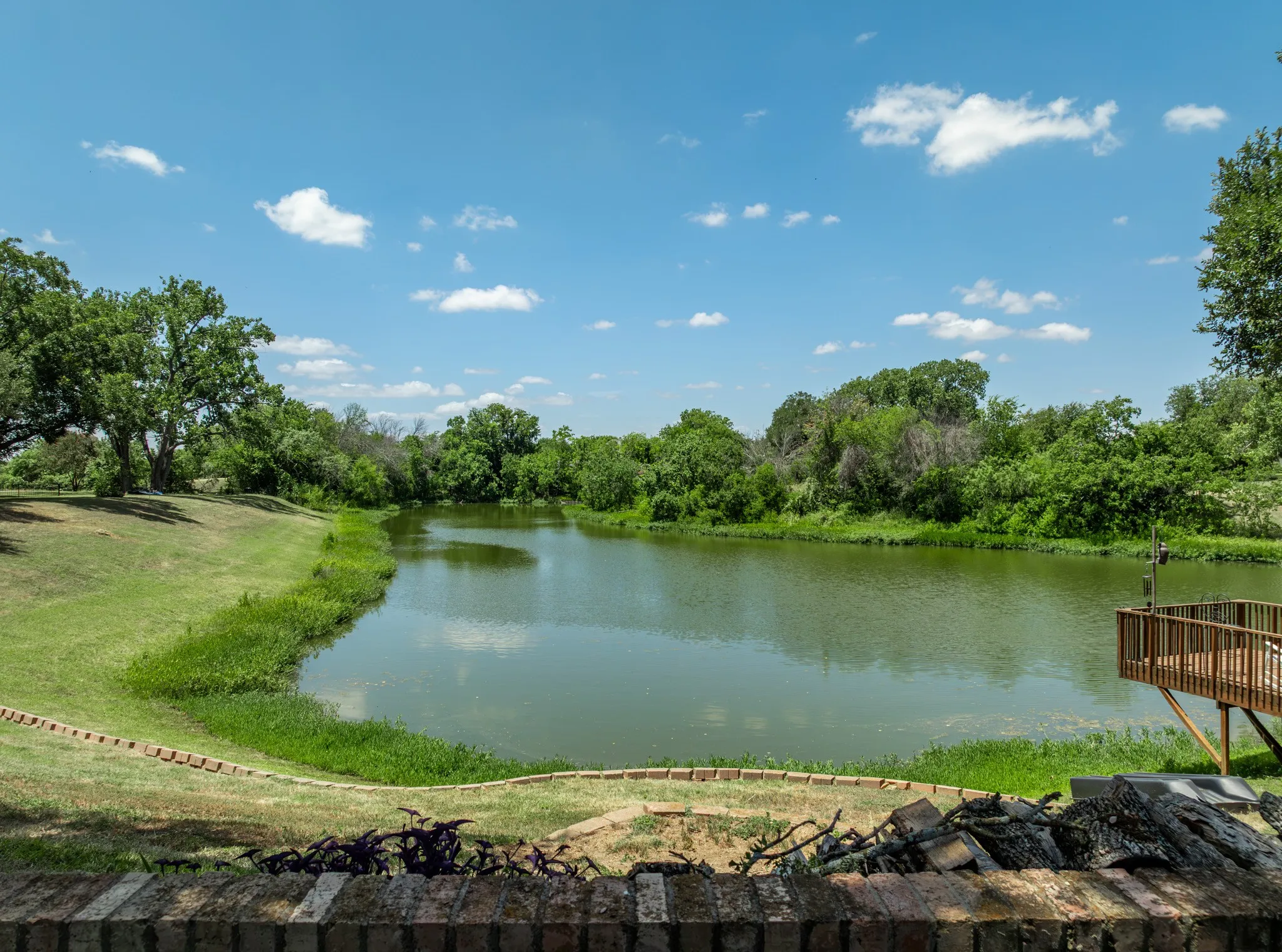 Single Family Residence For Sale in Mc Lennan County , 9208 Country Lake Drive, Waco, Texas 76708, 4 Bedroom, 3 Bathroom, 2 Garage spaces, 2,347 Sqft, built in 1980, mls#21329404, Real Estate Agent in Waco, Homes For Sale in Mc Lennan county, Homes For Sale in Waco, Realtor in Waco Texas, Real Estate Brokerage Independent Realty Texas, Luminita Cordes Realtor