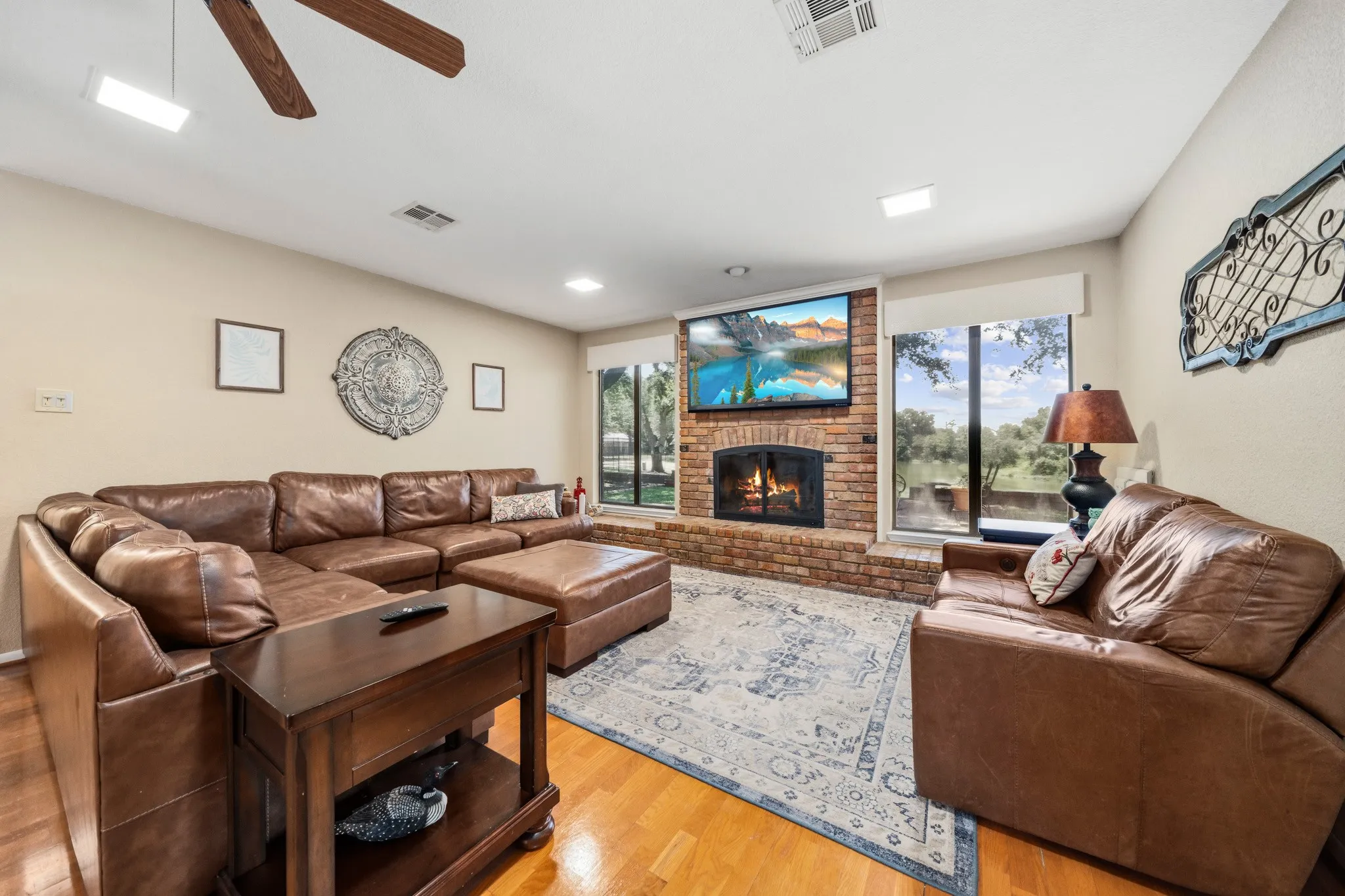 Single Family Residence For Sale in Mc Lennan County , 9208 Country Lake Drive, Waco, Texas 76708, 4 Bedroom, 3 Bathroom, 2 Garage spaces, 2,347 Sqft, built in 1980, mls#21329404, Real Estate Agent in Waco, Homes For Sale in Mc Lennan county, Homes For Sale in Waco, Realtor in Waco Texas, Real Estate Brokerage Independent Realty Texas, Luminita Cordes Realtor