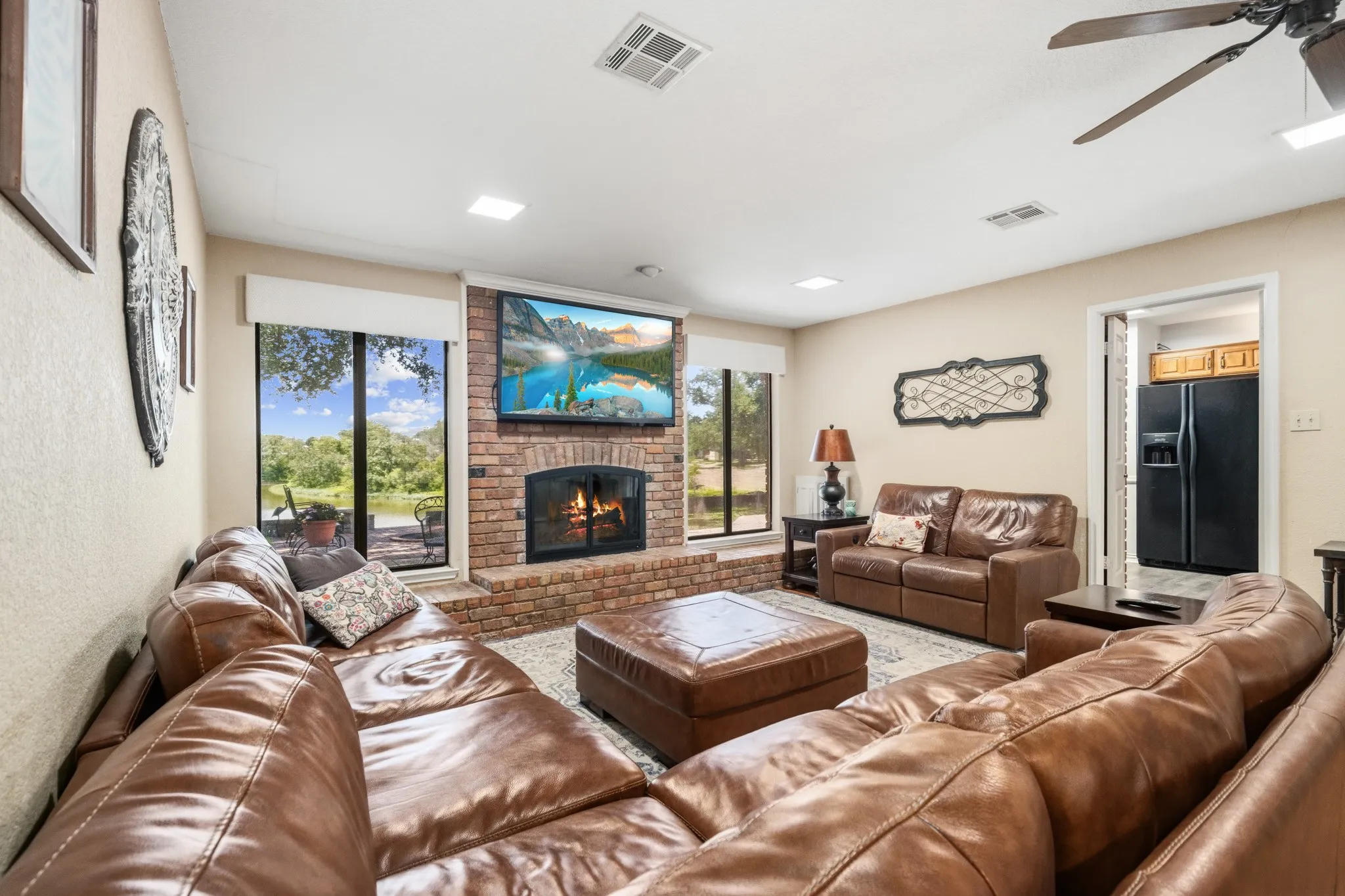 Single Family Residence For Sale in Mc Lennan County , 9208 Country Lake Drive, Waco, Texas 76708, 4 Bedroom, 3 Bathroom, 2 Garage spaces, 2,347 Sqft, built in 1980, mls#21329404, Real Estate Agent in Waco, Homes For Sale in Mc Lennan county, Homes For Sale in Waco, Realtor in Waco Texas, Real Estate Brokerage Independent Realty Texas, Luminita Cordes Realtor