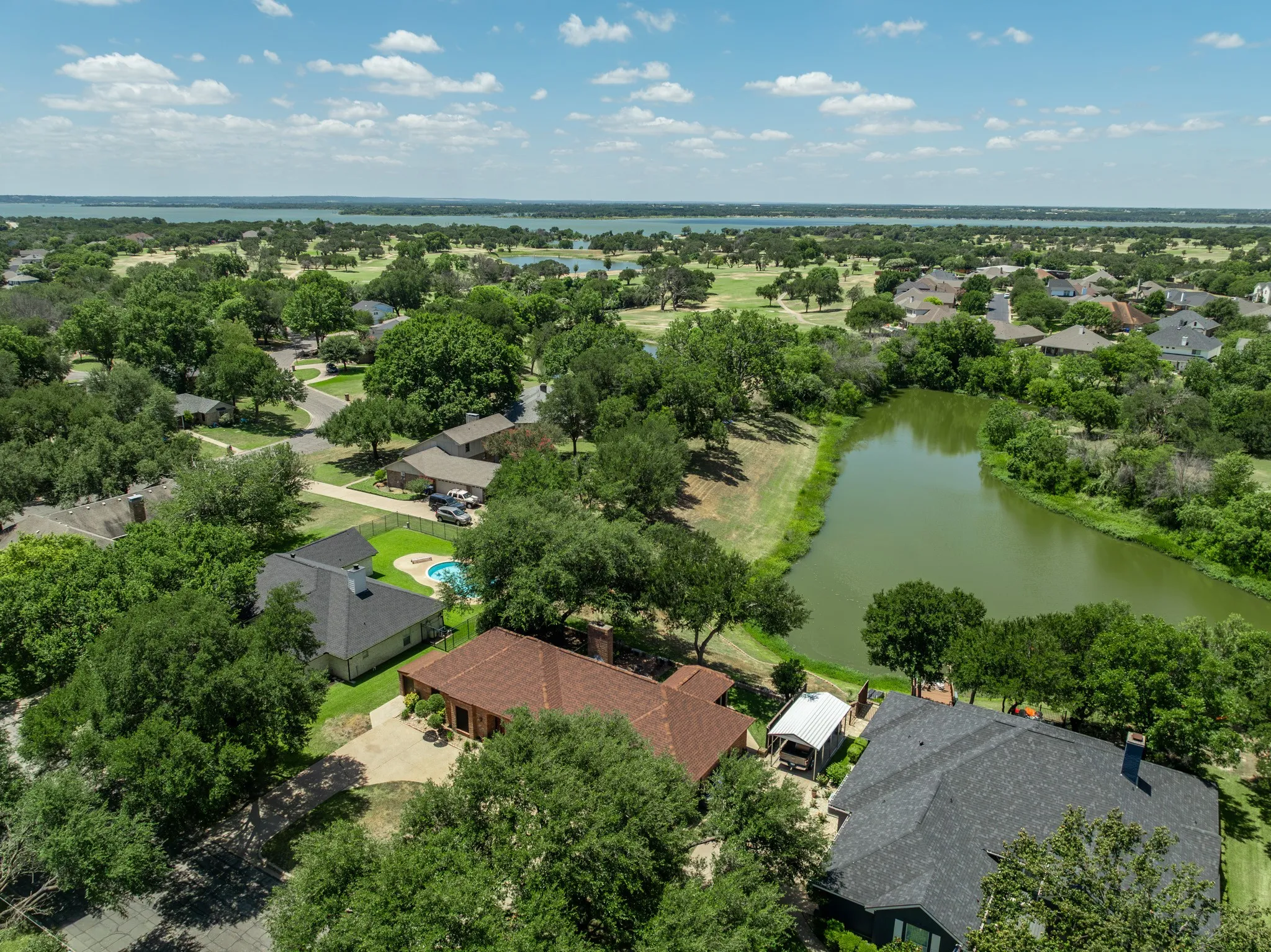 Single Family Residence For Sale in Mc Lennan County , 9208 Country Lake Drive, Waco, Texas 76708, 4 Bedroom, 3 Bathroom, 2 Garage spaces, 2,347 Sqft, built in 1980, mls#21329404, Real Estate Agent in Waco, Homes For Sale in Mc Lennan county, Homes For Sale in Waco, Realtor in Waco Texas, Real Estate Brokerage Independent Realty Texas, Luminita Cordes Realtor