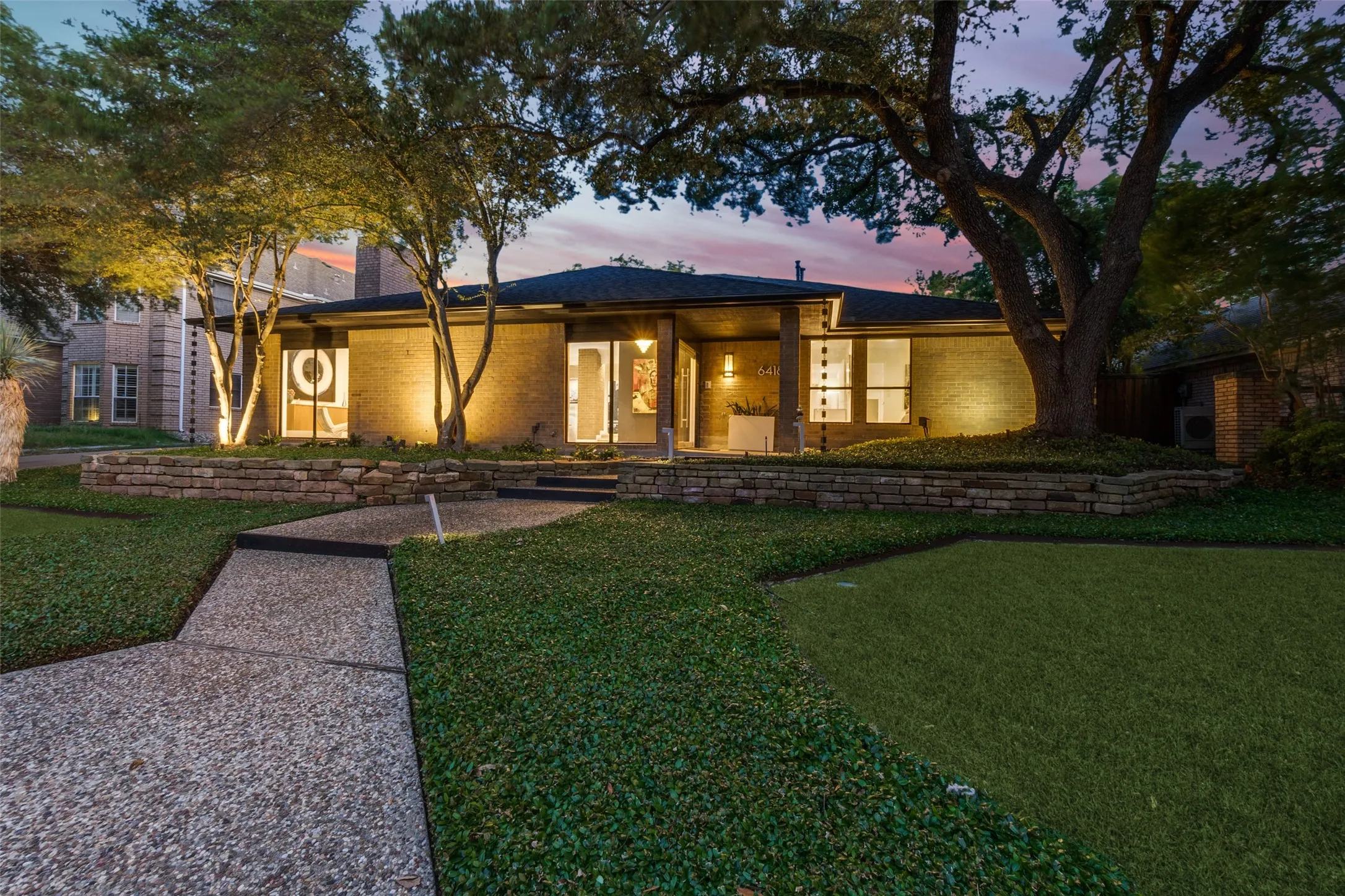 Single Family Residence For Rent in Dallas County , 6418 Covecreek Place, Dallas, Texas 75240, 3 Bedroom, 3 Bathroom, 2 Garage spaces, 3,041 Sqft, built in 1978, mls#21300984, Real Estate Agent in Dallas, Homes For Rent in Dallas county, Homes For Rent in Dallas, Realtor in Dallas Texas, Real Estate Brokerage Independent Realty Texas, Luminita Cordes Realtor