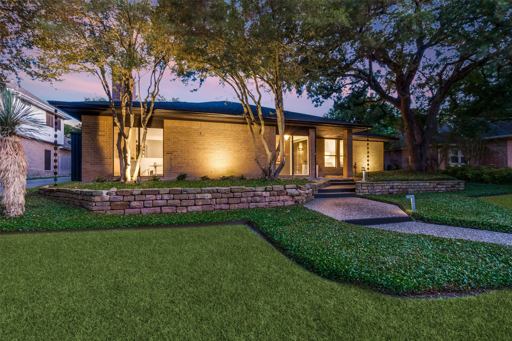 Single Family Residence For Rent in Dallas County , 6418 Covecreek Place, Dallas, Texas 75240, 3 Bedroom, 3 Bathroom, 2 Garage spaces, 3,041 Sqft, built in 1978, mls#21300984, Real Estate Agent in Dallas, Homes For Rent in Dallas county, Homes For Rent in Dallas, Realtor in Dallas Texas, Real Estate Brokerage Independent Realty Texas, Luminita Cordes Realtor