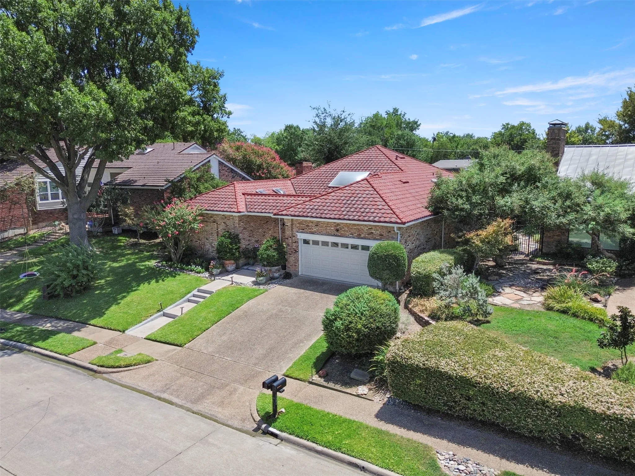 Single Family Residence For Sale in Dallas County , 1500 Travis Circle S, Irving, Texas 75038, 3 Bedroom, 3 Bathroom, 2 Garage spaces, 2,576 Sqft, built in 1983, mls#21327108, Real Estate Agent in Irving, Homes For Sale in Dallas county, Homes For Sale in Irving, Realtor in Irving Texas, Real Estate Brokerage Independent Realty Texas, Luminita Cordes Realtor