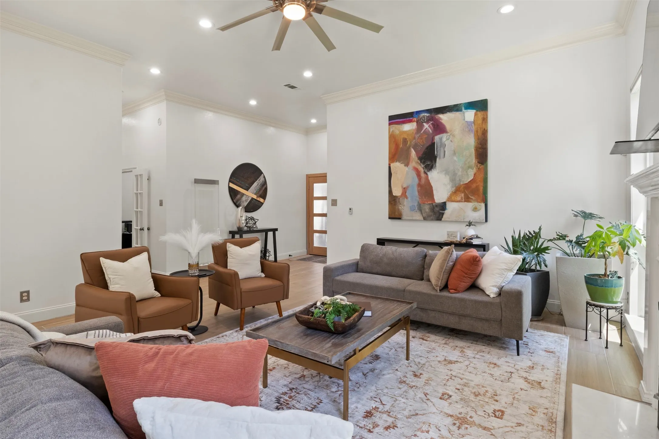 Single Family Residence For Sale in Dallas County , 1500 Travis Circle S, Irving, Texas 75038, 3 Bedroom, 3 Bathroom, 2 Garage spaces, 2,576 Sqft, built in 1983, mls#21327108, Real Estate Agent in Irving, Homes For Sale in Dallas county, Homes For Sale in Irving, Realtor in Irving Texas, Real Estate Brokerage Independent Realty Texas, Luminita Cordes Realtor