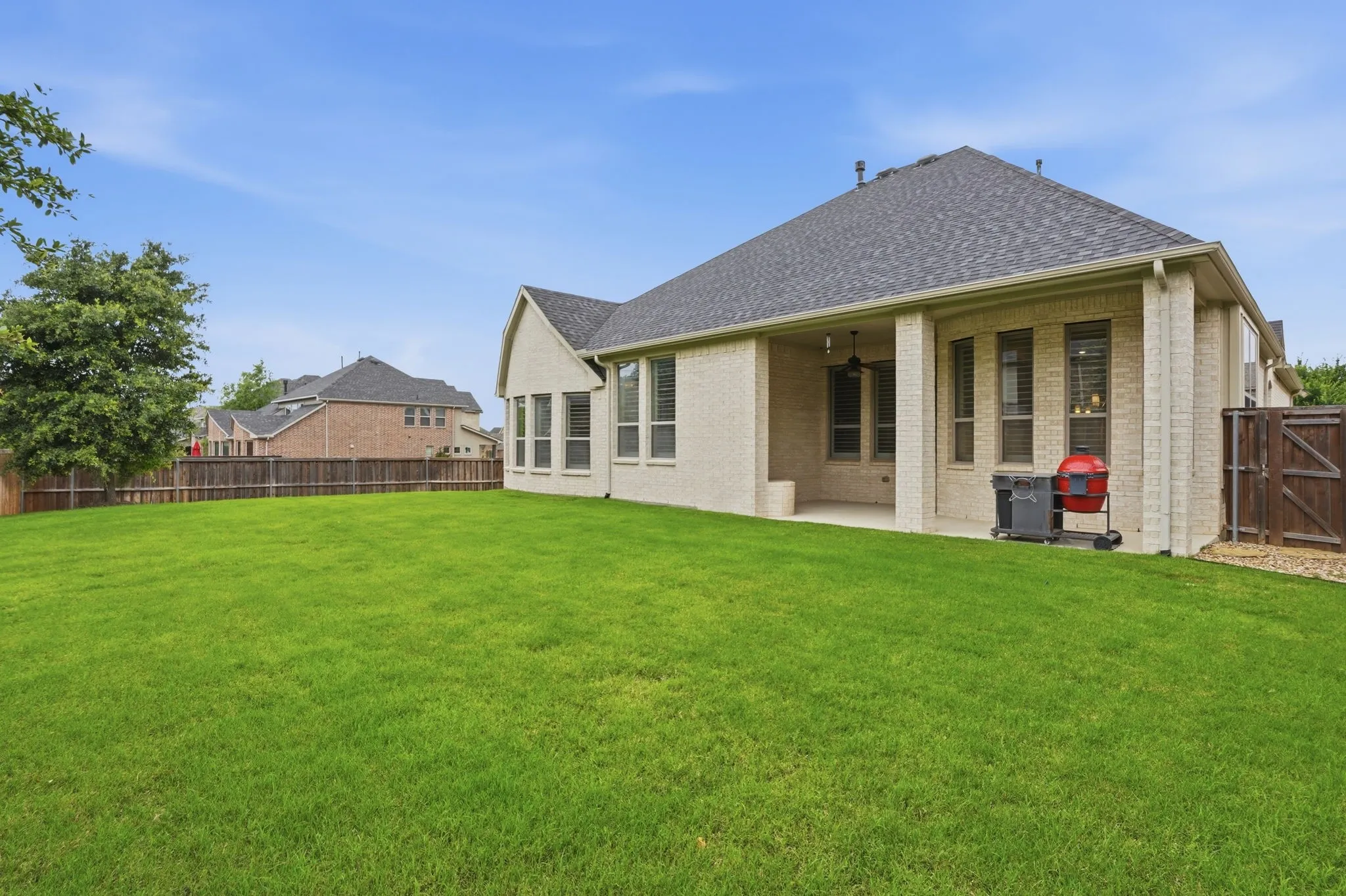 Single Family Residence For Sale in Denton County , 6205 Prairie Brush Trail, Northlake, Texas 76226, 3 Bedroom, 4 Bathroom, 2 Garage spaces, 3,040 Sqft, built in 2017, mls#21305419, Real Estate Agent in Northlake, Homes For Sale in Denton county, Homes For Sale in Northlake, Realtor in Northlake Texas, Real Estate Brokerage Independent Realty Texas, Luminita Cordes Realtor