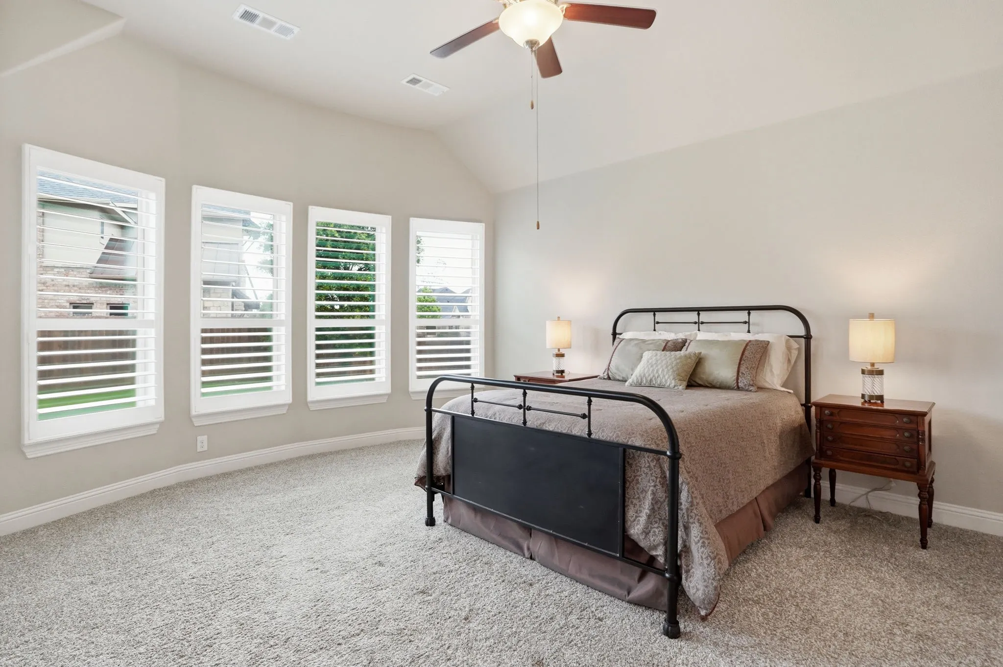 Single Family Residence For Sale in Denton County , 6205 Prairie Brush Trail, Northlake, Texas 76226, 3 Bedroom, 4 Bathroom, 2 Garage spaces, 3,040 Sqft, built in 2017, mls#21305419, Real Estate Agent in Northlake, Homes For Sale in Denton county, Homes For Sale in Northlake, Realtor in Northlake Texas, Real Estate Brokerage Independent Realty Texas, Luminita Cordes Realtor