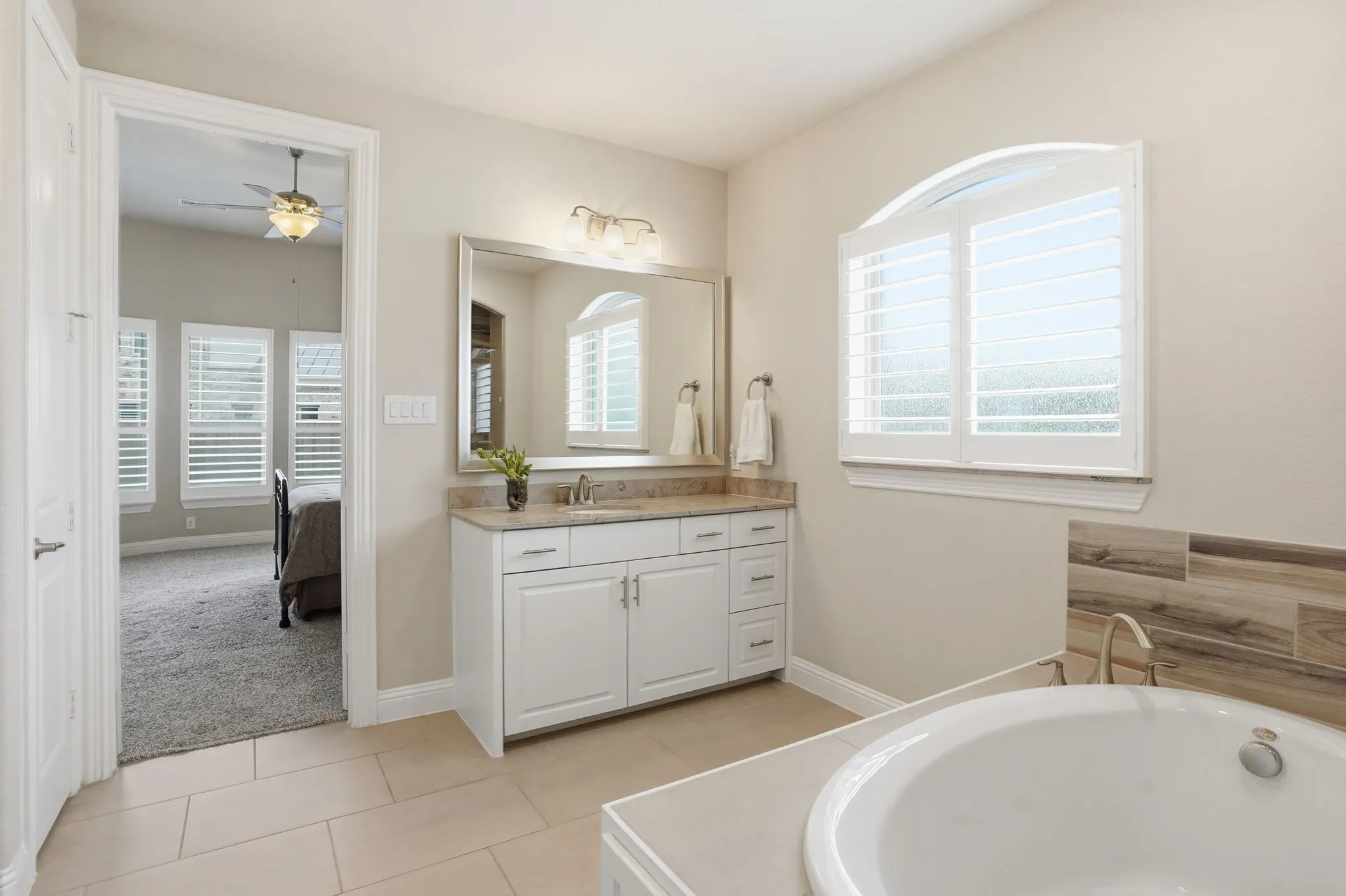 Single Family Residence For Sale in Denton County , 6205 Prairie Brush Trail, Northlake, Texas 76226, 3 Bedroom, 4 Bathroom, 2 Garage spaces, 3,040 Sqft, built in 2017, mls#21305419, Real Estate Agent in Northlake, Homes For Sale in Denton county, Homes For Sale in Northlake, Realtor in Northlake Texas, Real Estate Brokerage Independent Realty Texas, Luminita Cordes Realtor