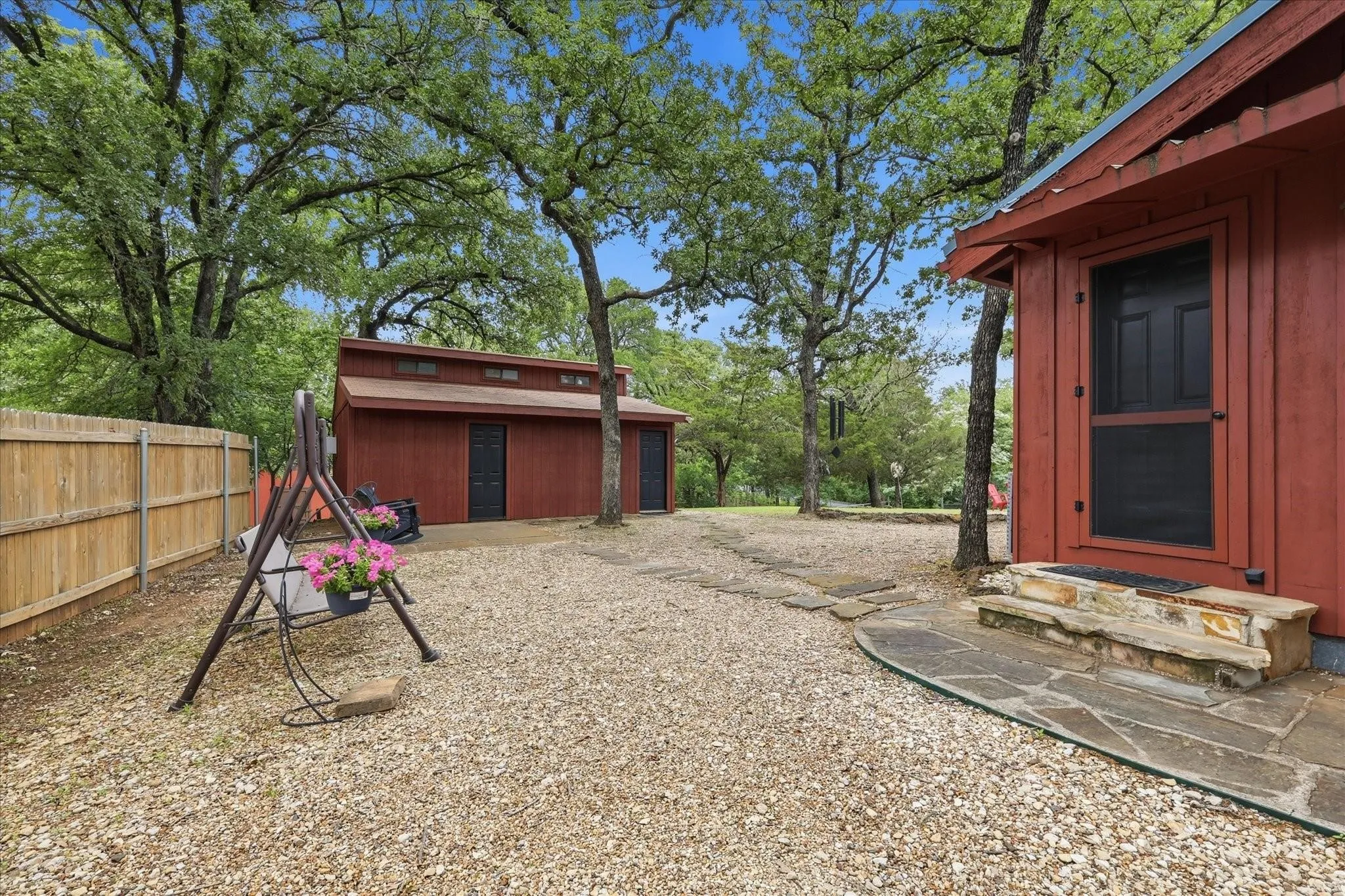 Single Family Residence For Rent in Denton County , 111 Oak Tree Lane, Hickory Creek, Texas 75065, 3 Bedroom, 2 Bathroom, Garage spaces, 1,088 Sqft, built in 1975, mls#21329477, Real Estate Agent in Hickory Creek, Homes For Rent in Denton county, Homes For Rent in Hickory Creek, Realtor in Hickory Creek Texas, Real Estate Brokerage Independent Realty Texas, Luminita Cordes Realtor