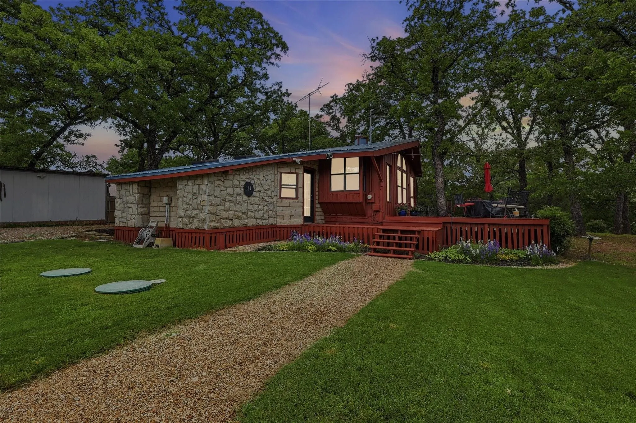 Single Family Residence For Rent in Denton County , 111 Oak Tree Lane, Hickory Creek, Texas 75065, 3 Bedroom, 2 Bathroom, Garage spaces, 1,088 Sqft, built in 1975, mls#21329477, Real Estate Agent in Hickory Creek, Homes For Rent in Denton county, Homes For Rent in Hickory Creek, Realtor in Hickory Creek Texas, Real Estate Brokerage Independent Realty Texas, Luminita Cordes Realtor
