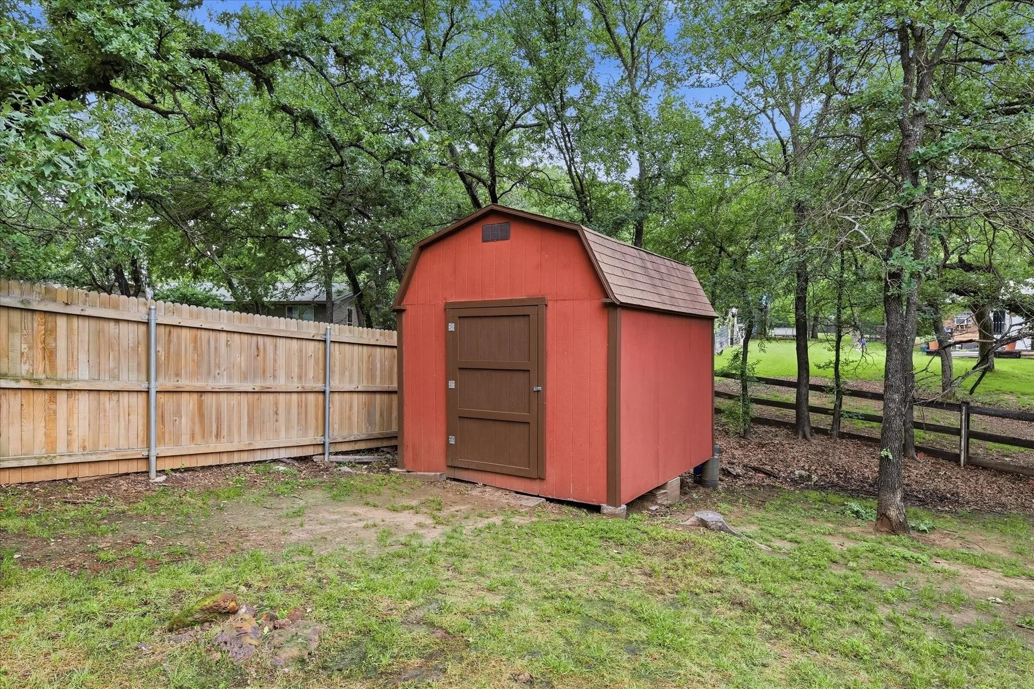 Single Family Residence For Rent in Denton County , 111 Oak Tree Lane, Hickory Creek, Texas 75065, 3 Bedroom, 2 Bathroom, Garage spaces, 1,088 Sqft, built in 1975, mls#21329477, Real Estate Agent in Hickory Creek, Homes For Rent in Denton county, Homes For Rent in Hickory Creek, Realtor in Hickory Creek Texas, Real Estate Brokerage Independent Realty Texas, Luminita Cordes Realtor