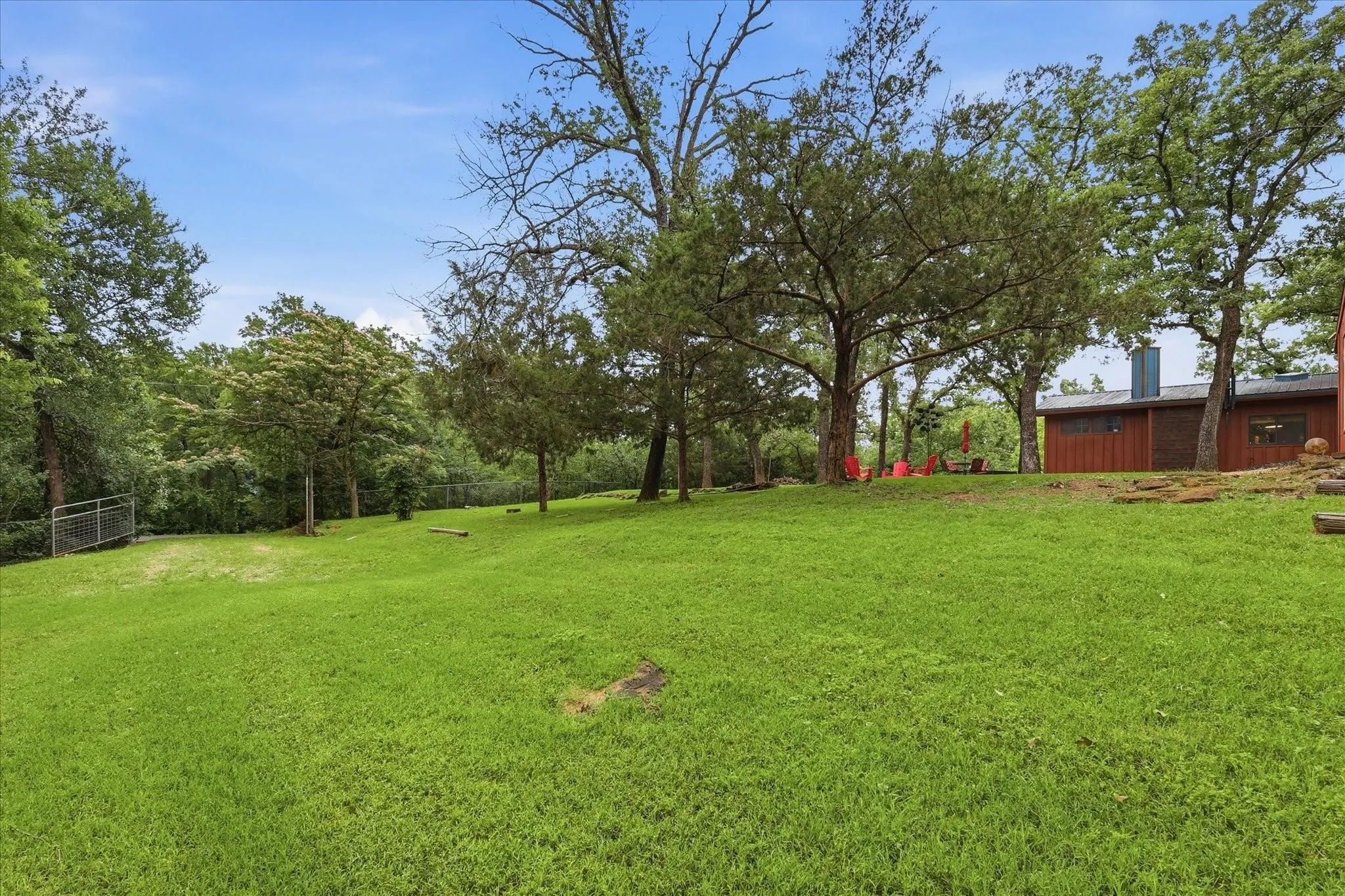 Single Family Residence For Rent in Denton County , 111 Oak Tree Lane, Hickory Creek, Texas 75065, 3 Bedroom, 2 Bathroom, Garage spaces, 1,088 Sqft, built in 1975, mls#21329477, Real Estate Agent in Hickory Creek, Homes For Rent in Denton county, Homes For Rent in Hickory Creek, Realtor in Hickory Creek Texas, Real Estate Brokerage Independent Realty Texas, Luminita Cordes Realtor
