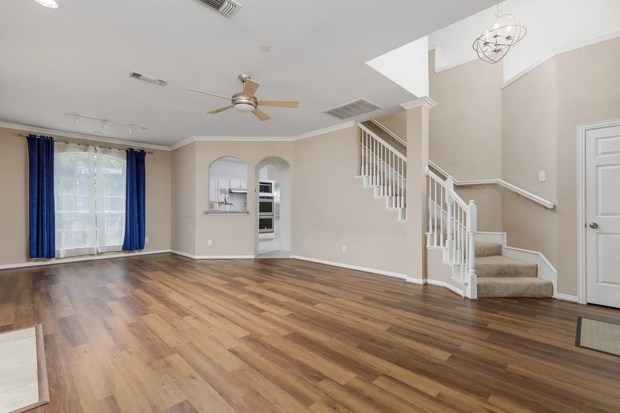 Single Family Residence For Sale in Dallas County , 14617 Woodshadow Lane, Addison, Texas 75001, 4 Bedroom, 3 Bathroom, 2 Garage spaces, 2,062 Sqft, built in 1995, mls#21328520, Real Estate Agent in Addison, Homes For Sale in Dallas county, Homes For Sale in Addison, Realtor in Addison Texas, Real Estate Brokerage Independent Realty Texas, Luminita Cordes Realtor
