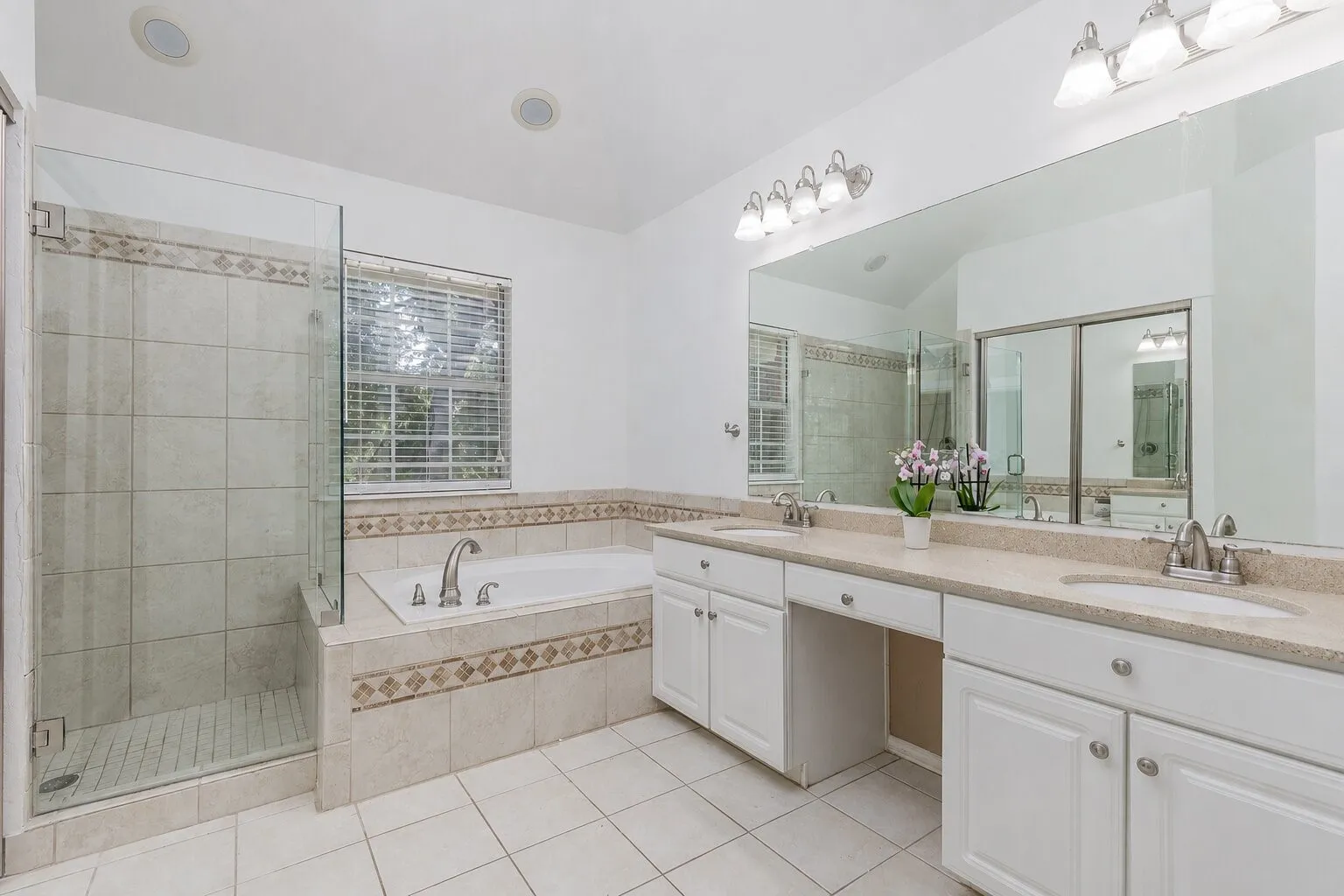 Single Family Residence For Sale in Dallas County , 14617 Woodshadow Lane, Addison, Texas 75001, 4 Bedroom, 3 Bathroom, 2 Garage spaces, 2,062 Sqft, built in 1995, mls#21328520, Real Estate Agent in Addison, Homes For Sale in Dallas county, Homes For Sale in Addison, Realtor in Addison Texas, Real Estate Brokerage Independent Realty Texas, Luminita Cordes Realtor