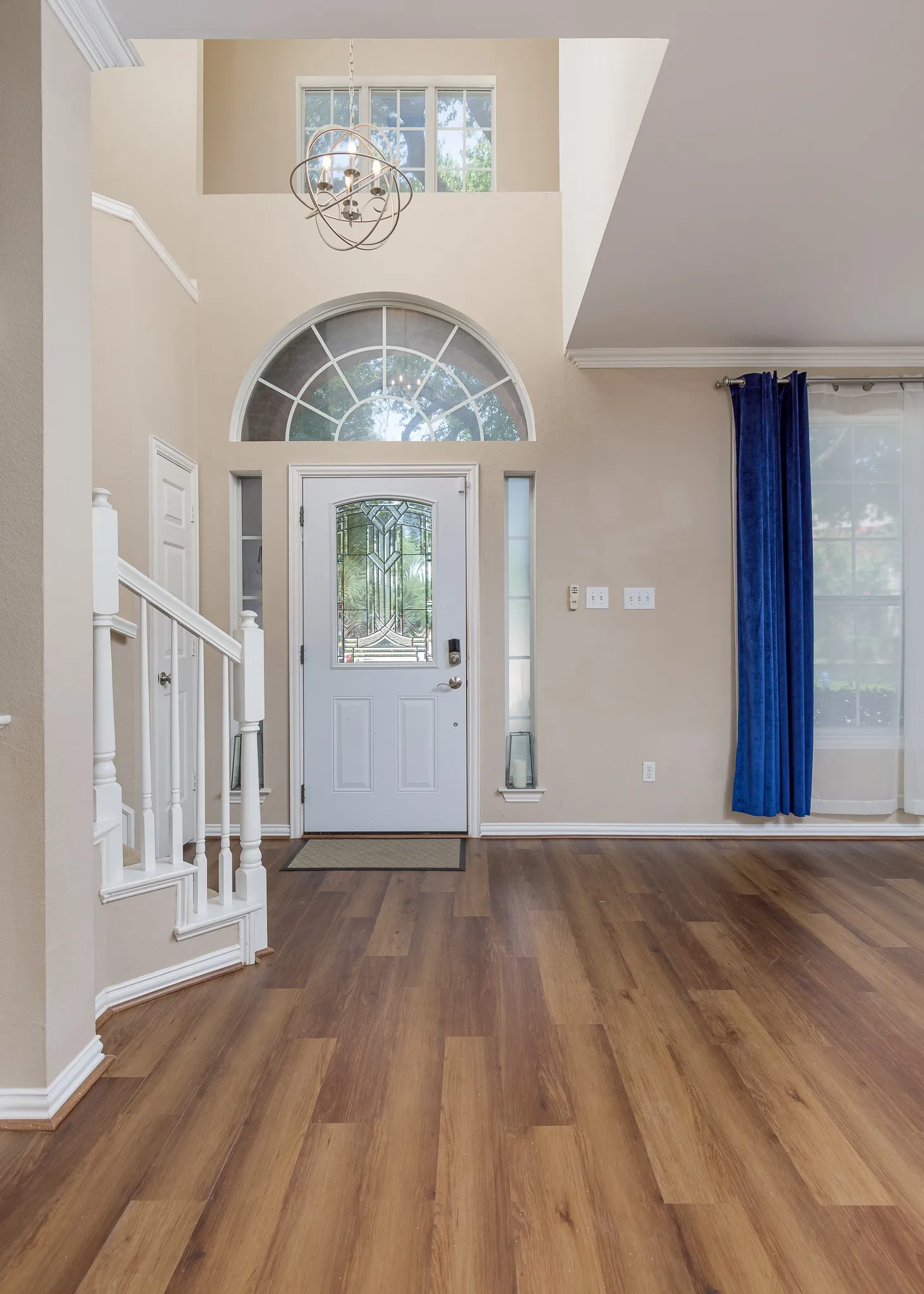 Single Family Residence For Sale in Dallas County , 14617 Woodshadow Lane, Addison, Texas 75001, 4 Bedroom, 3 Bathroom, 2 Garage spaces, 2,062 Sqft, built in 1995, mls#21328520, Real Estate Agent in Addison, Homes For Sale in Dallas county, Homes For Sale in Addison, Realtor in Addison Texas, Real Estate Brokerage Independent Realty Texas, Luminita Cordes Realtor