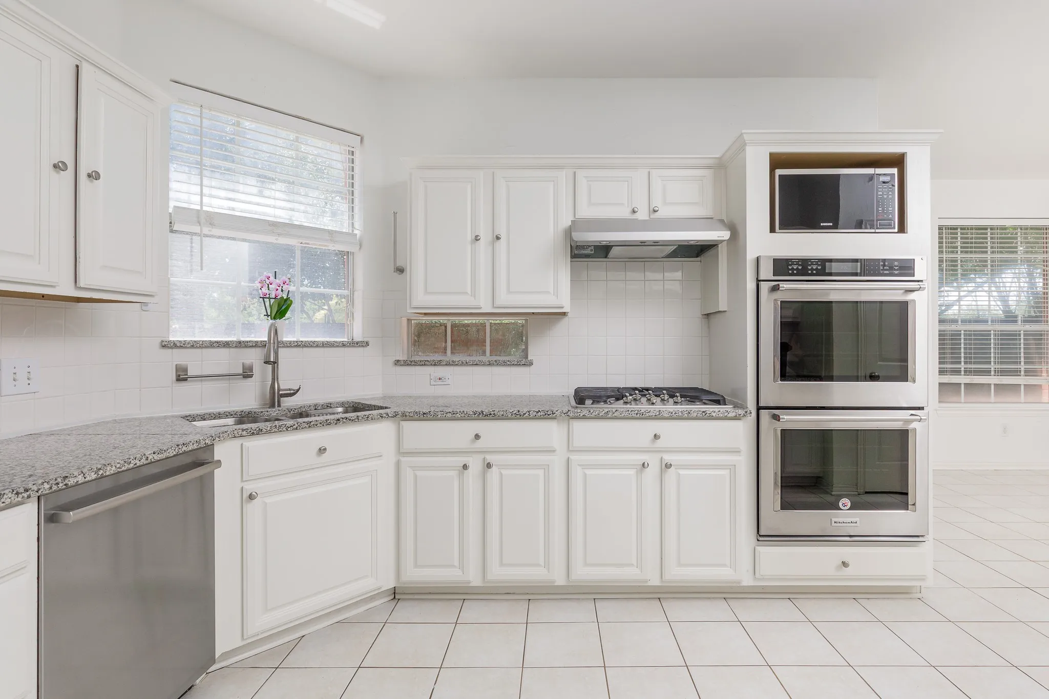 Single Family Residence For Sale in Dallas County , 14617 Woodshadow Lane, Addison, Texas 75001, 4 Bedroom, 3 Bathroom, 2 Garage spaces, 2,062 Sqft, built in 1995, mls#21328520, Real Estate Agent in Addison, Homes For Sale in Dallas county, Homes For Sale in Addison, Realtor in Addison Texas, Real Estate Brokerage Independent Realty Texas, Luminita Cordes Realtor