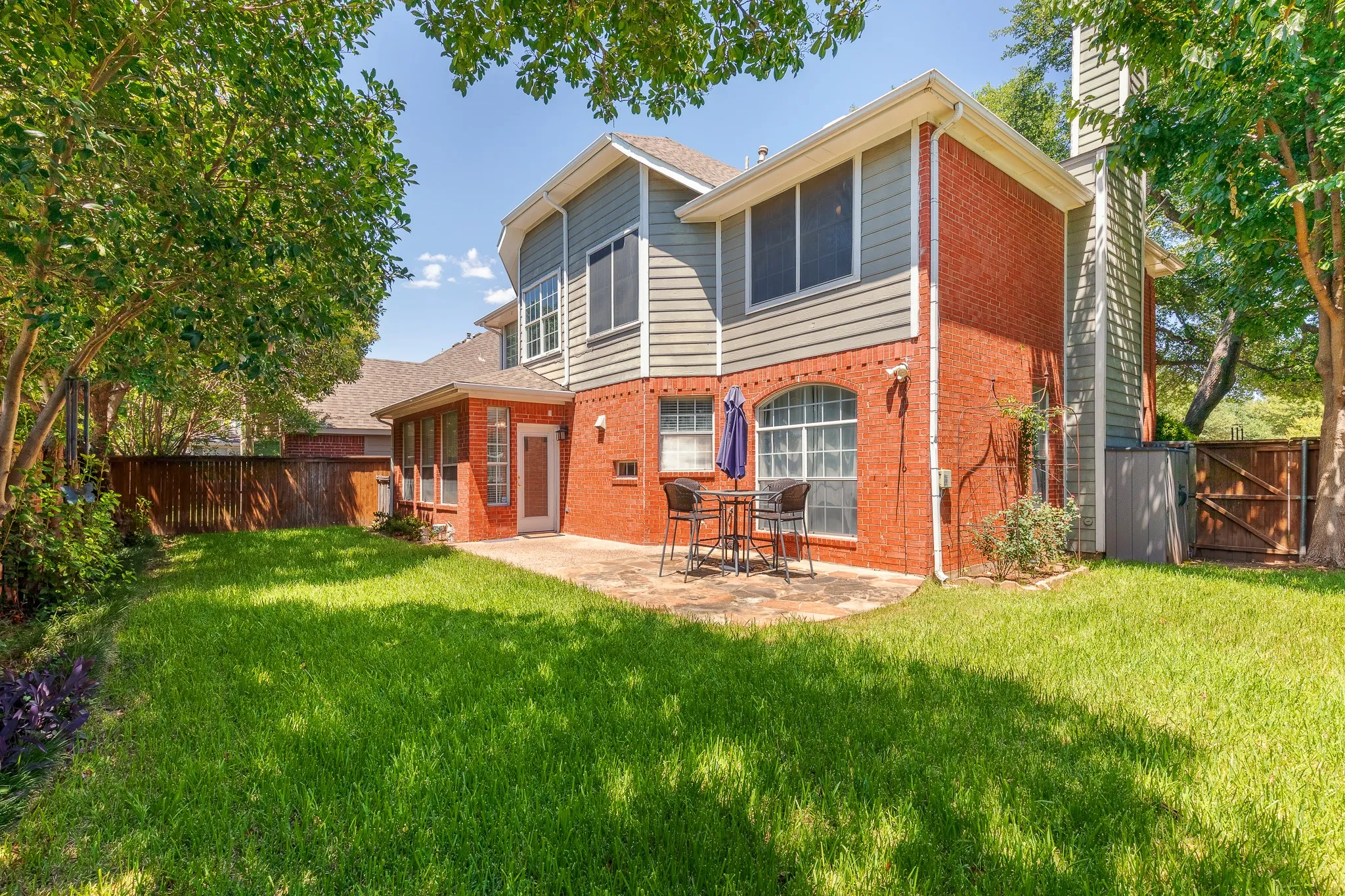 Single Family Residence For Sale in Dallas County , 14617 Woodshadow Lane, Addison, Texas 75001, 4 Bedroom, 3 Bathroom, 2 Garage spaces, 2,062 Sqft, built in 1995, mls#21328520, Real Estate Agent in Addison, Homes For Sale in Dallas county, Homes For Sale in Addison, Realtor in Addison Texas, Real Estate Brokerage Independent Realty Texas, Luminita Cordes Realtor