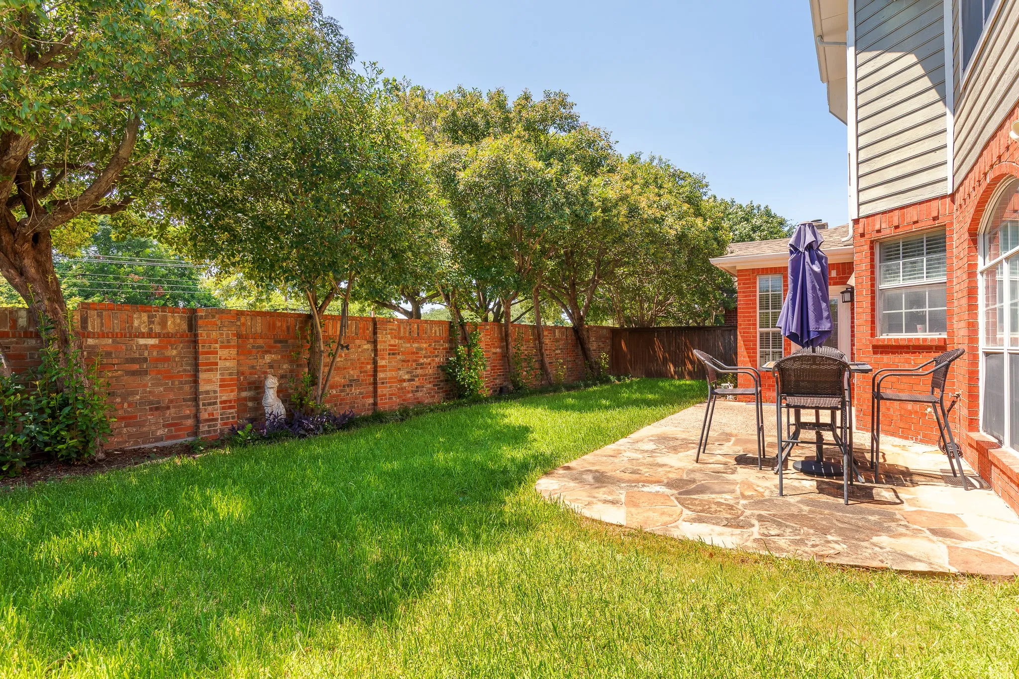 Single Family Residence For Sale in Dallas County , 14617 Woodshadow Lane, Addison, Texas 75001, 4 Bedroom, 3 Bathroom, 2 Garage spaces, 2,062 Sqft, built in 1995, mls#21328520, Real Estate Agent in Addison, Homes For Sale in Dallas county, Homes For Sale in Addison, Realtor in Addison Texas, Real Estate Brokerage Independent Realty Texas, Luminita Cordes Realtor
