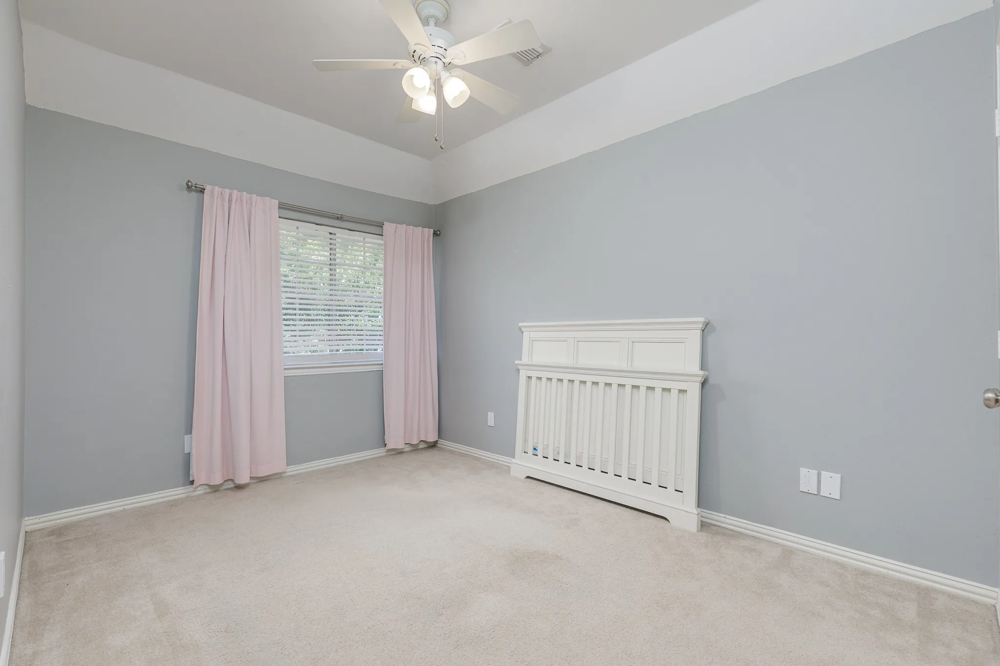 Single Family Residence For Sale in Dallas County , 14617 Woodshadow Lane, Addison, Texas 75001, 4 Bedroom, 3 Bathroom, 2 Garage spaces, 2,062 Sqft, built in 1995, mls#21328520, Real Estate Agent in Addison, Homes For Sale in Dallas county, Homes For Sale in Addison, Realtor in Addison Texas, Real Estate Brokerage Independent Realty Texas, Luminita Cordes Realtor