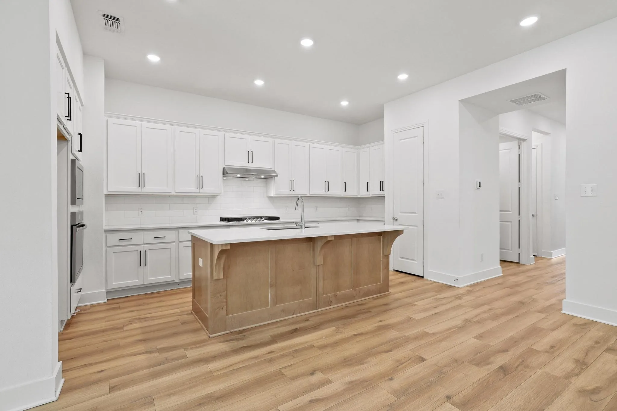 Single Family Residence For Sale in Grayson County , 4170 Carter Court, Denison, Texas 75020, 4 Bedroom, 4 Bathroom, 2 Garage spaces, 2,634 Sqft, built in 2023, mls#21329046, Real Estate Agent in Denison, Homes For Sale in Grayson county, Homes For Sale in Denison, Realtor in Denison Texas, Real Estate Brokerage Independent Realty Texas, Luminita Cordes Realtor