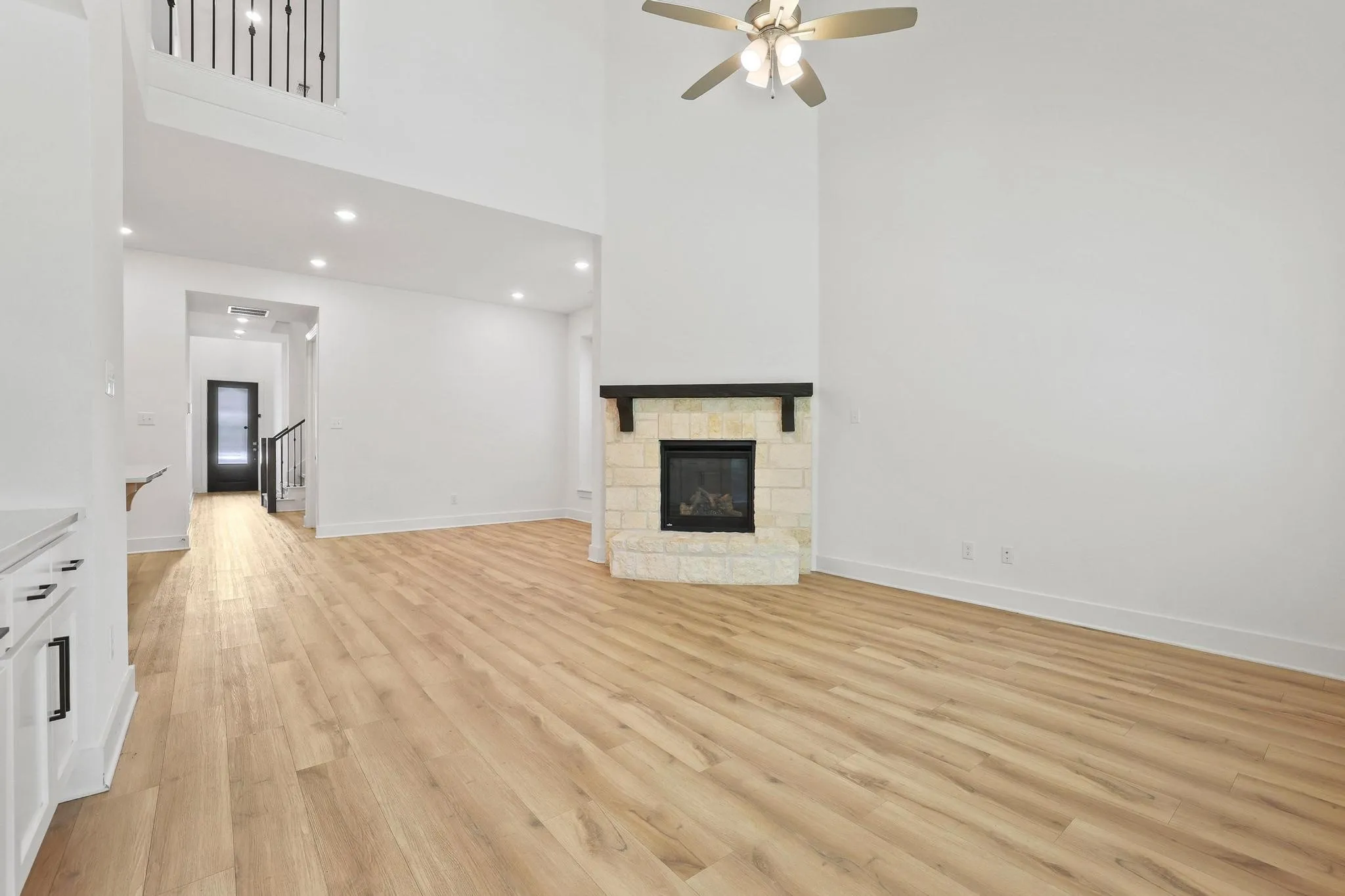 Single Family Residence For Sale in Grayson County , 4170 Carter Court, Denison, Texas 75020, 4 Bedroom, 4 Bathroom, 2 Garage spaces, 2,634 Sqft, built in 2023, mls#21329046, Real Estate Agent in Denison, Homes For Sale in Grayson county, Homes For Sale in Denison, Realtor in Denison Texas, Real Estate Brokerage Independent Realty Texas, Luminita Cordes Realtor