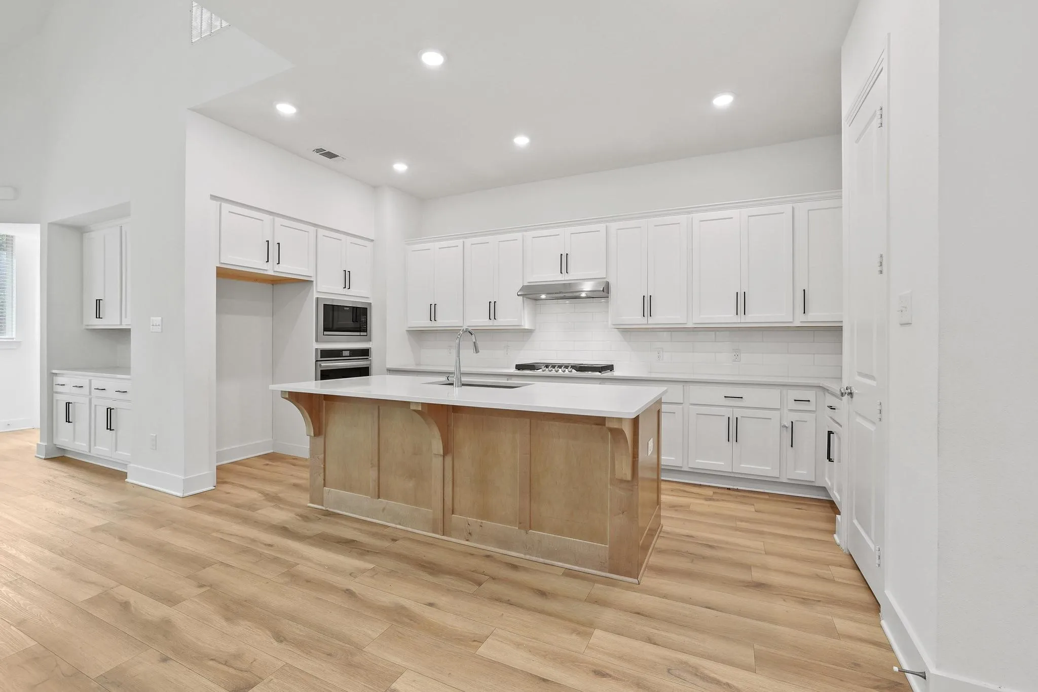 Single Family Residence For Sale in Grayson County , 4170 Carter Court, Denison, Texas 75020, 4 Bedroom, 4 Bathroom, 2 Garage spaces, 2,634 Sqft, built in 2023, mls#21329046, Real Estate Agent in Denison, Homes For Sale in Grayson county, Homes For Sale in Denison, Realtor in Denison Texas, Real Estate Brokerage Independent Realty Texas, Luminita Cordes Realtor
